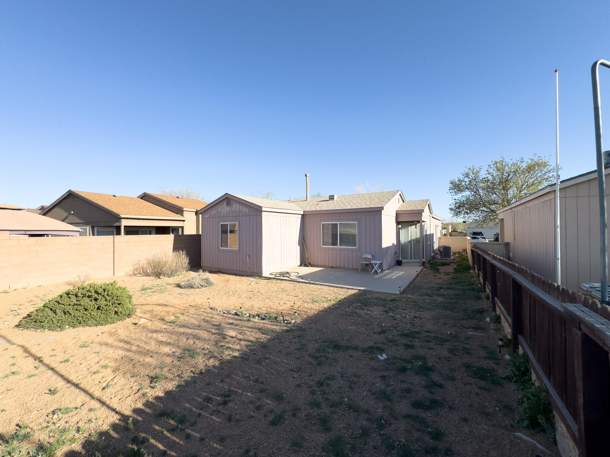 1960 Strawberry Drive NE