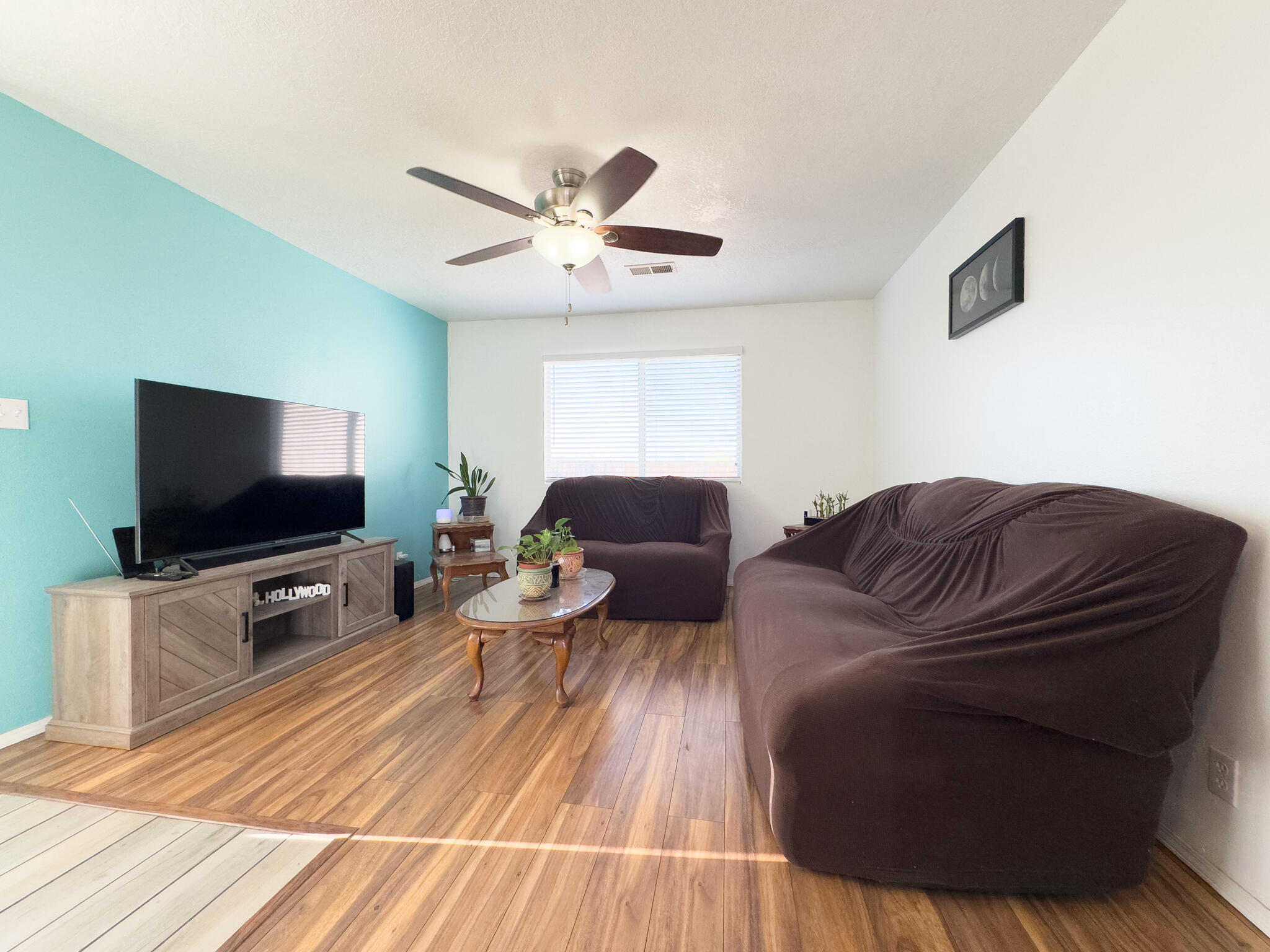 1960 Strawberry Drive NE