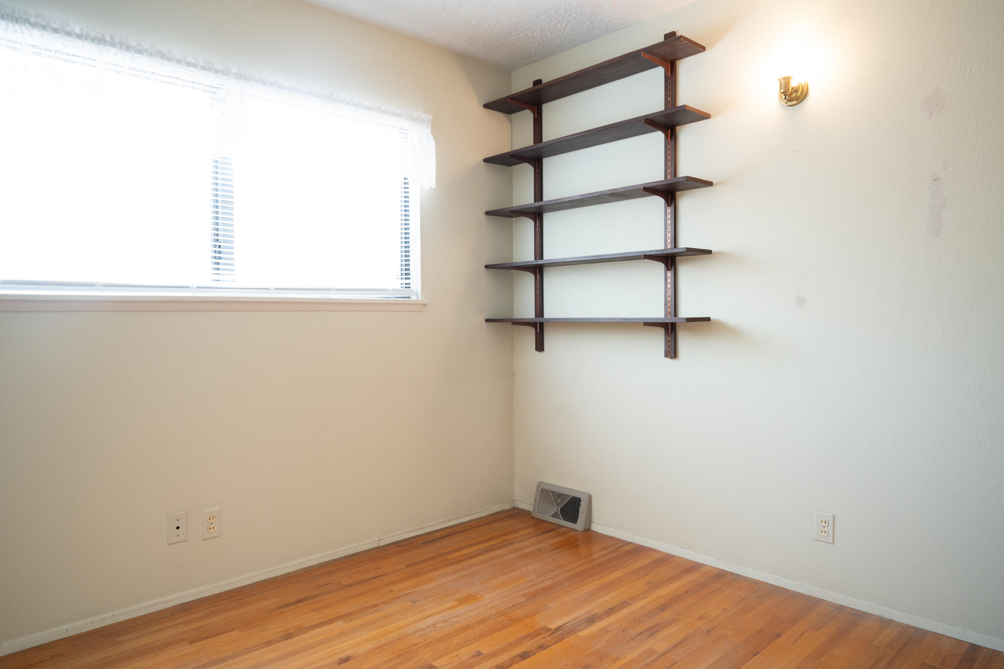 3112 Blume Street NE