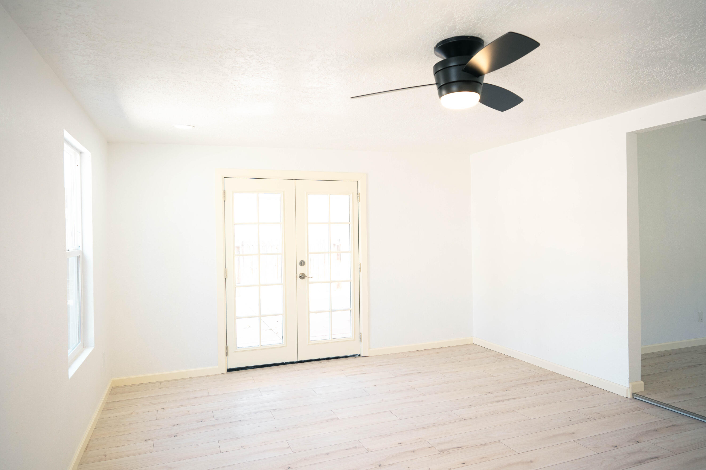 935 Peacock Drive SW