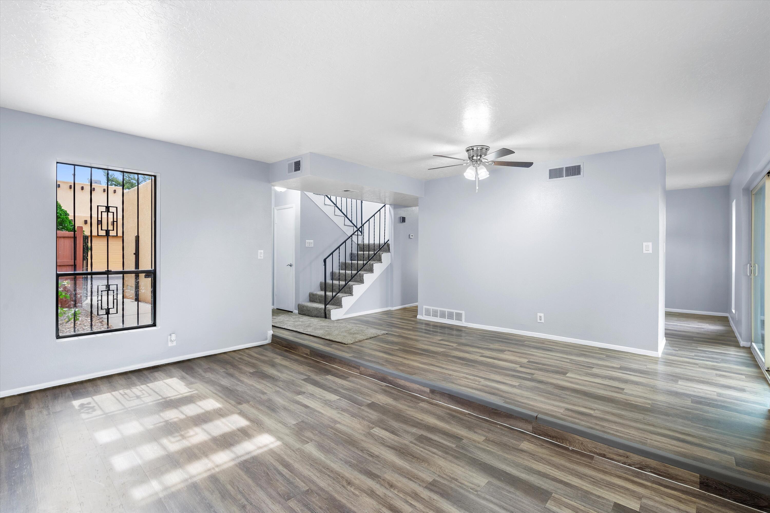 3 Calle De La Noche NE