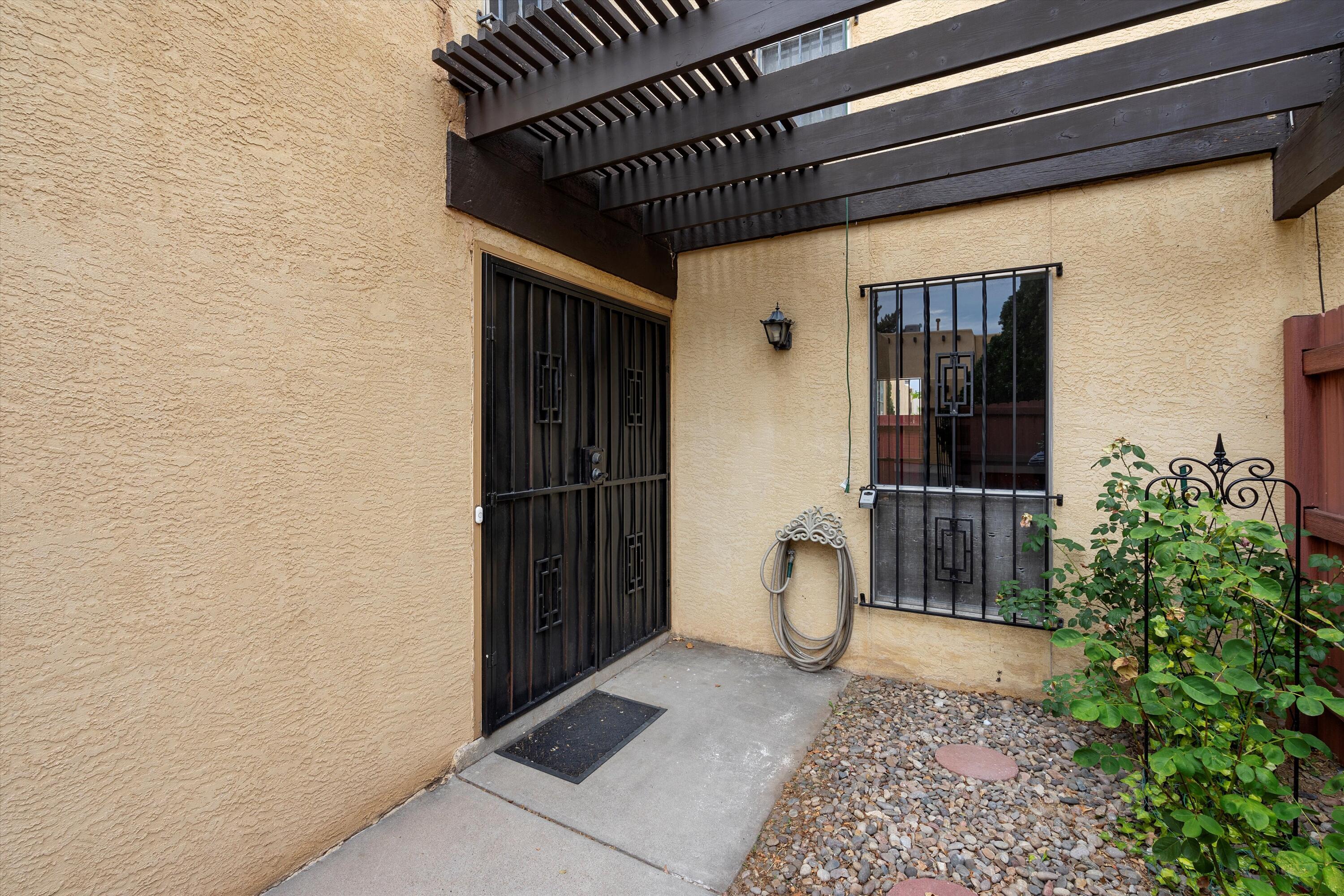 3 Calle De La Noche NE