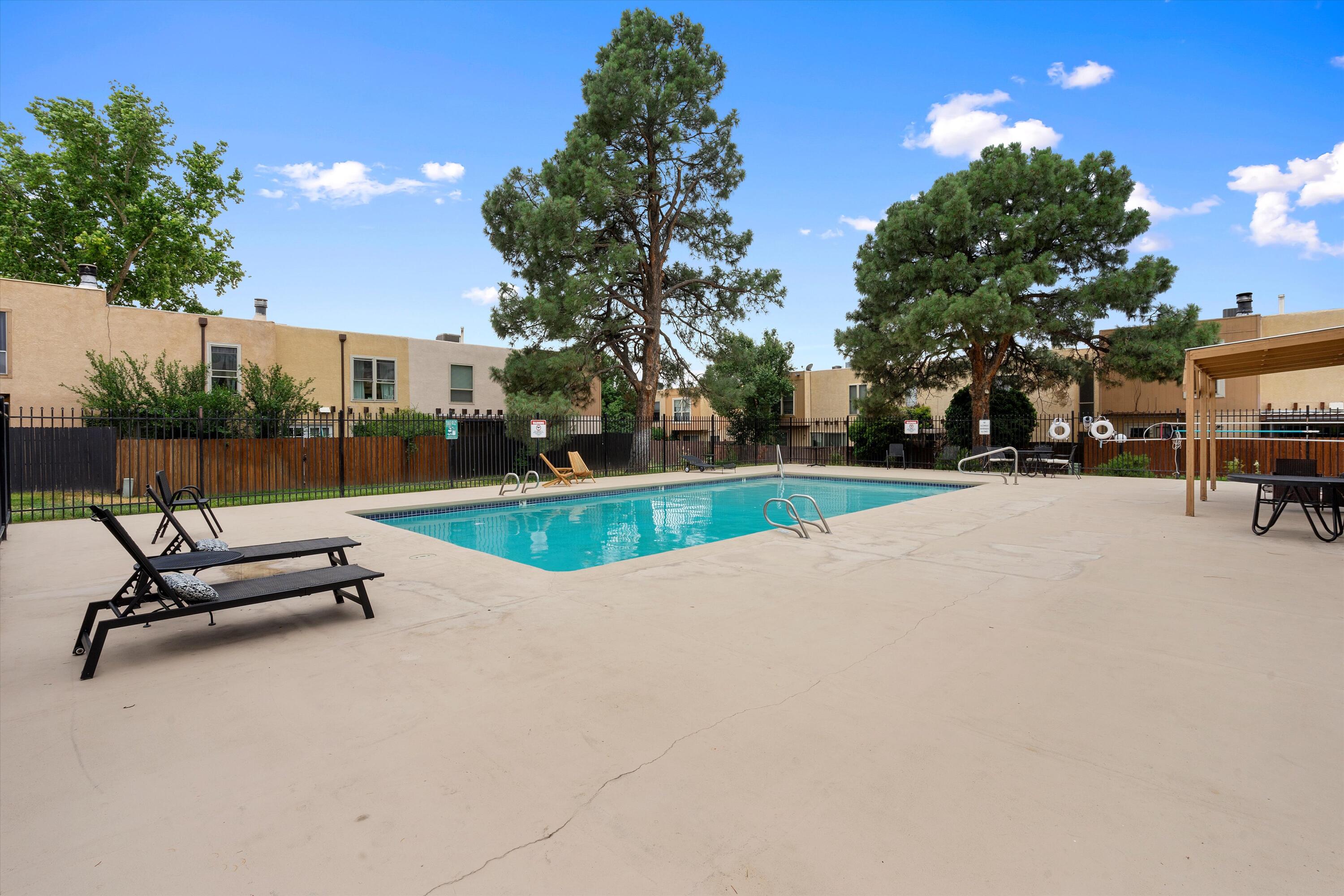 3 Calle De La Noche NE