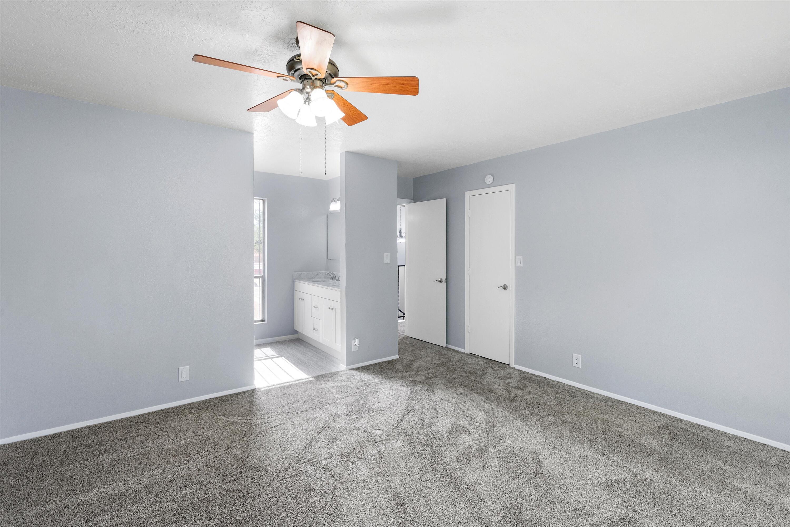 3 Calle De La Noche NE