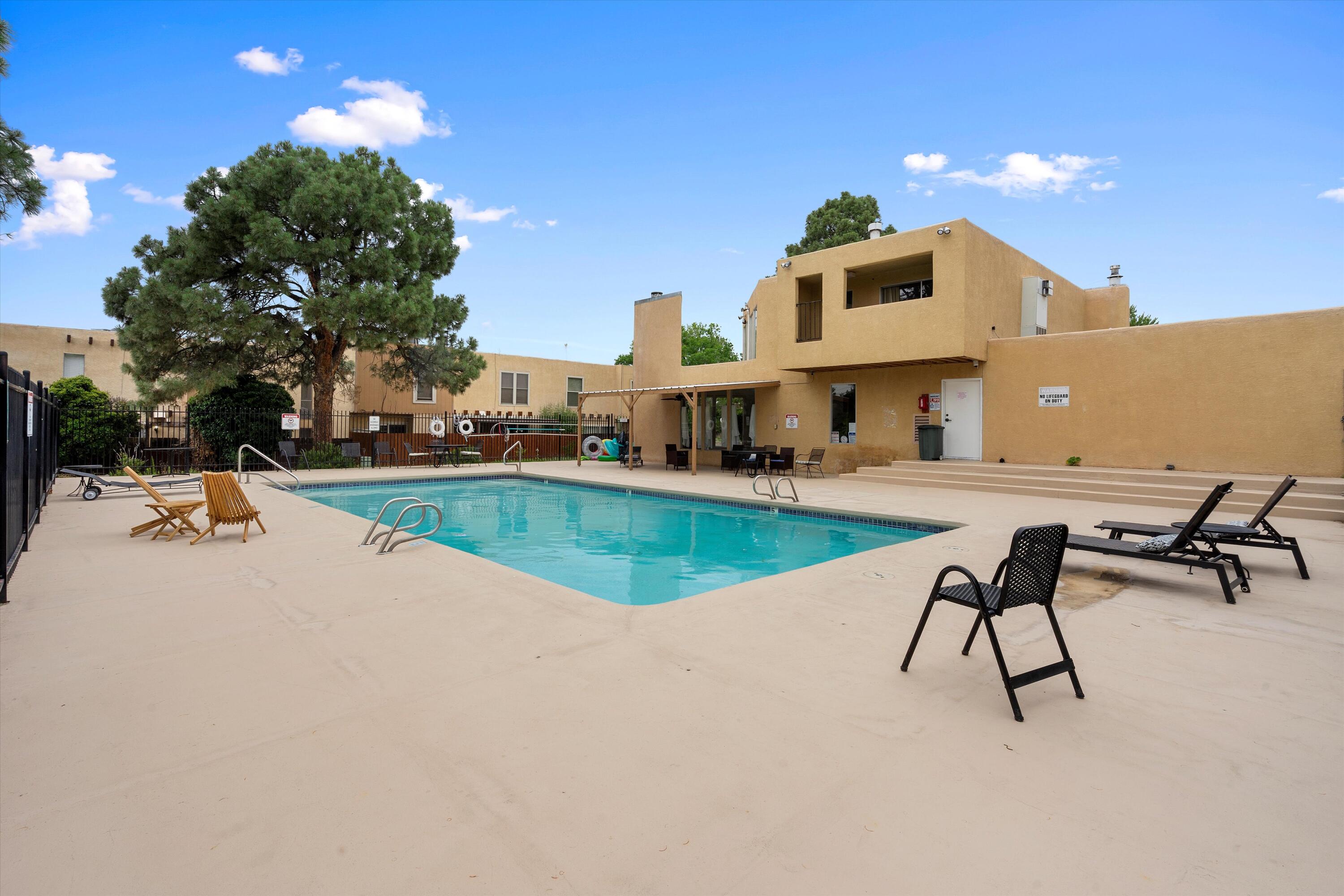 3 Calle De La Noche NE