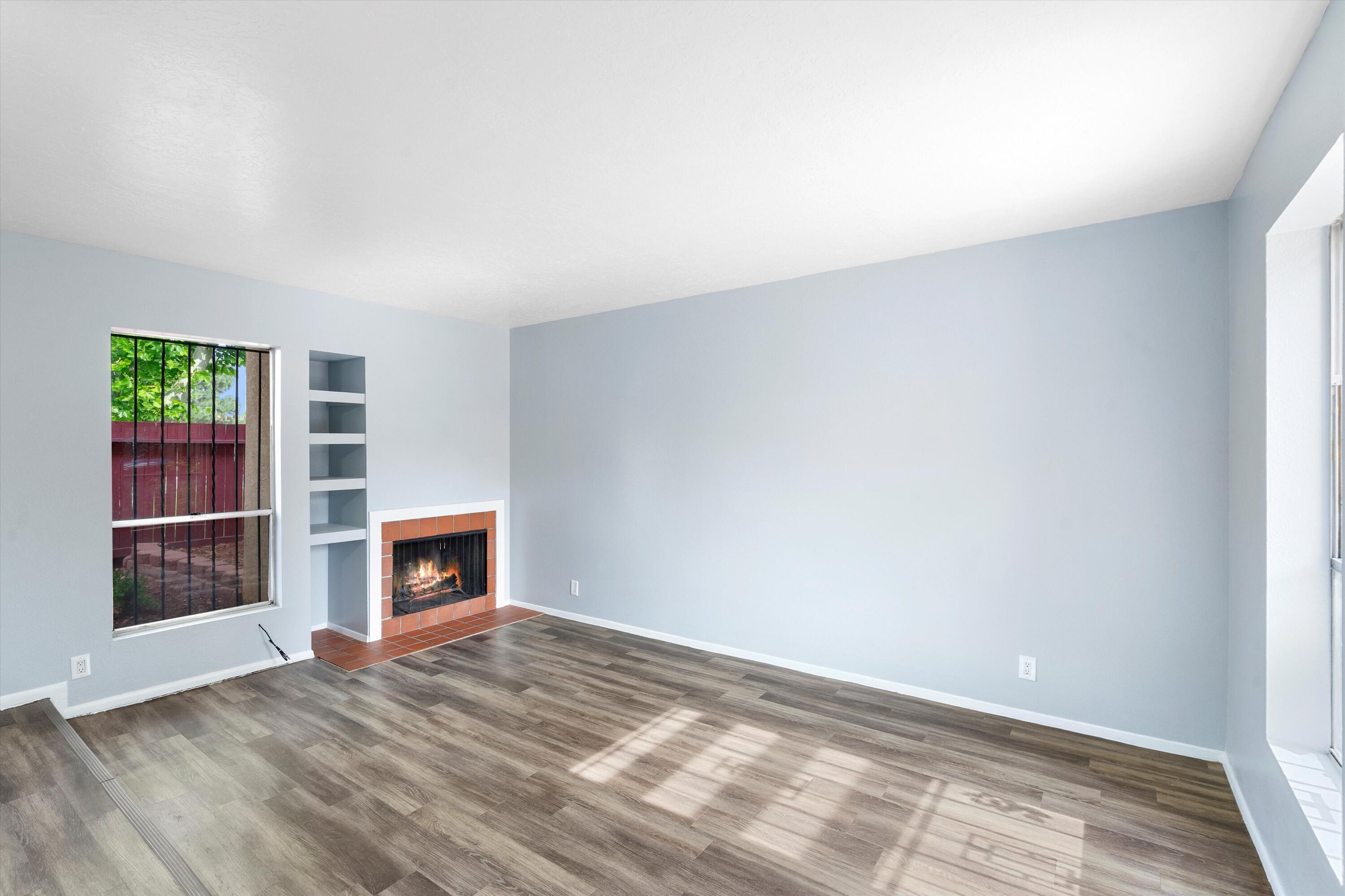 3 Calle De La Noche NE