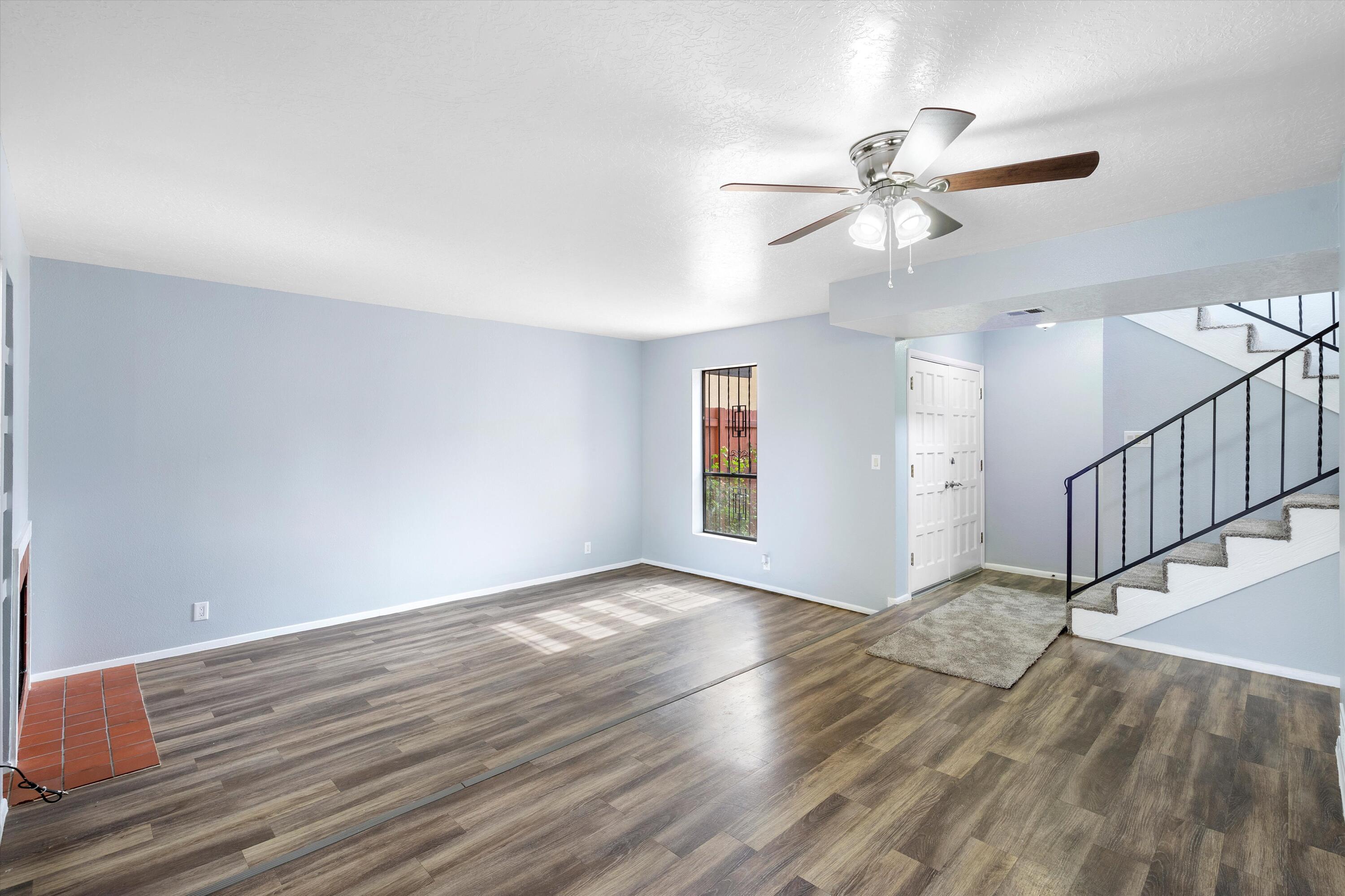 3 Calle De La Noche NE