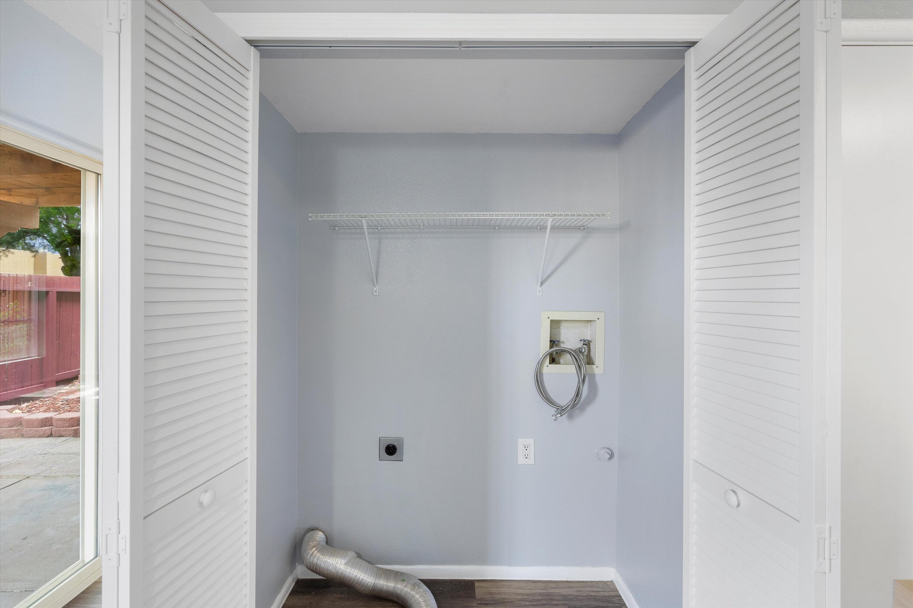 3 Calle De La Noche NE