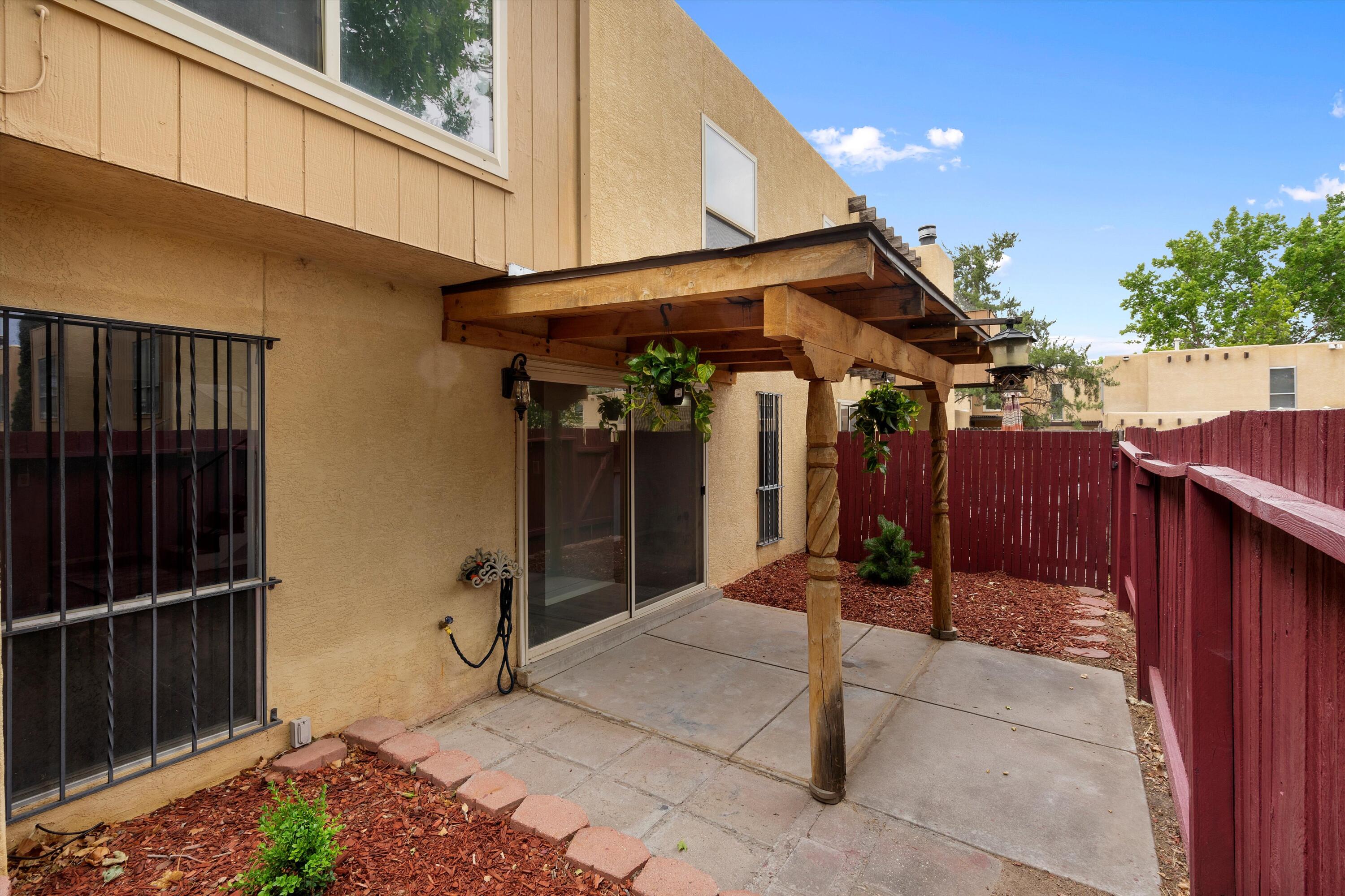 3 Calle De La Noche NE