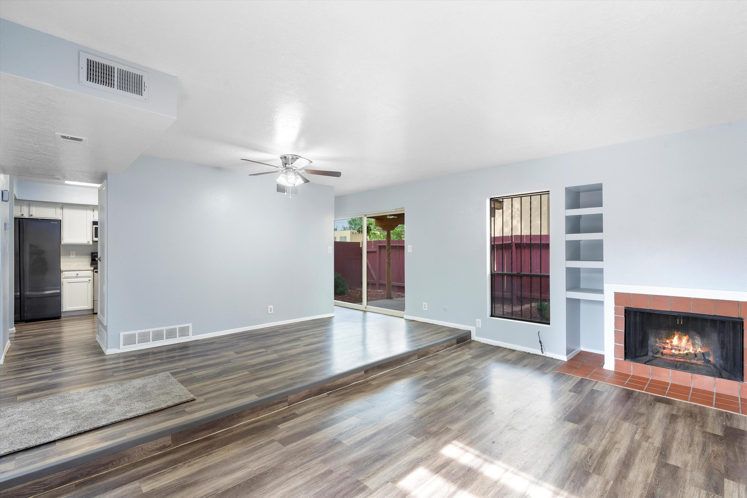 3 Calle De La Noche NE