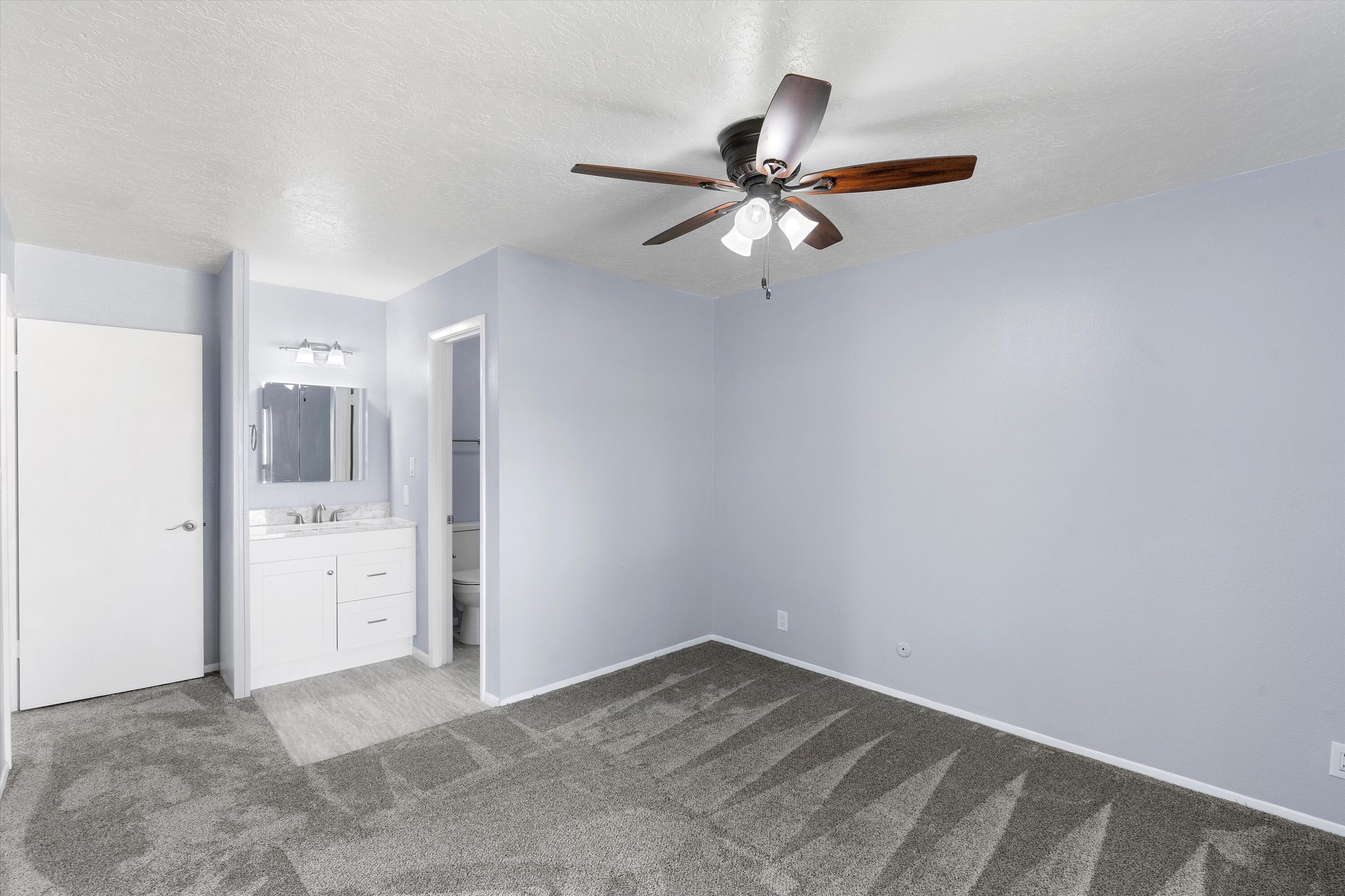 3 Calle De La Noche NE