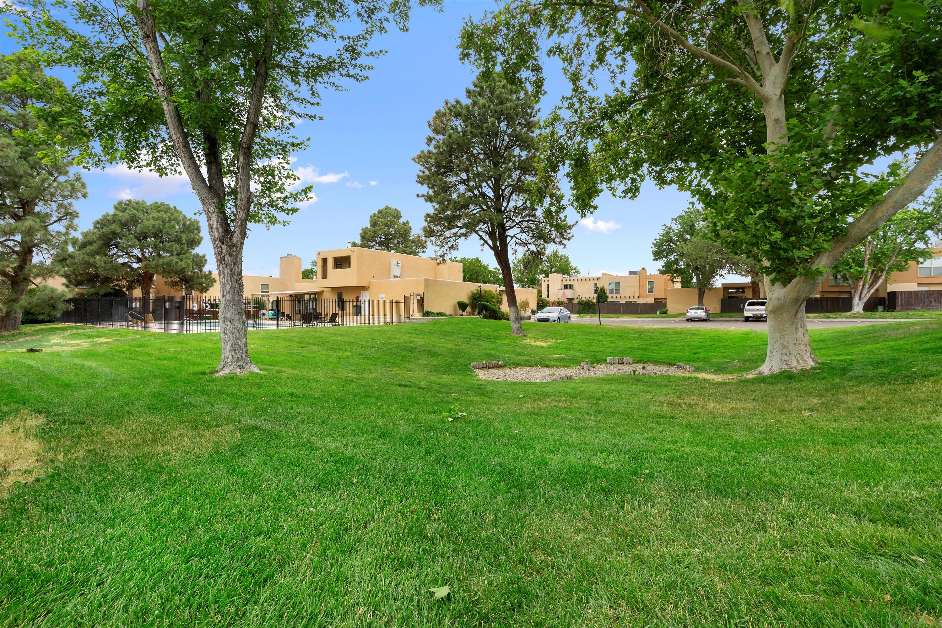 3 Calle De La Noche NE