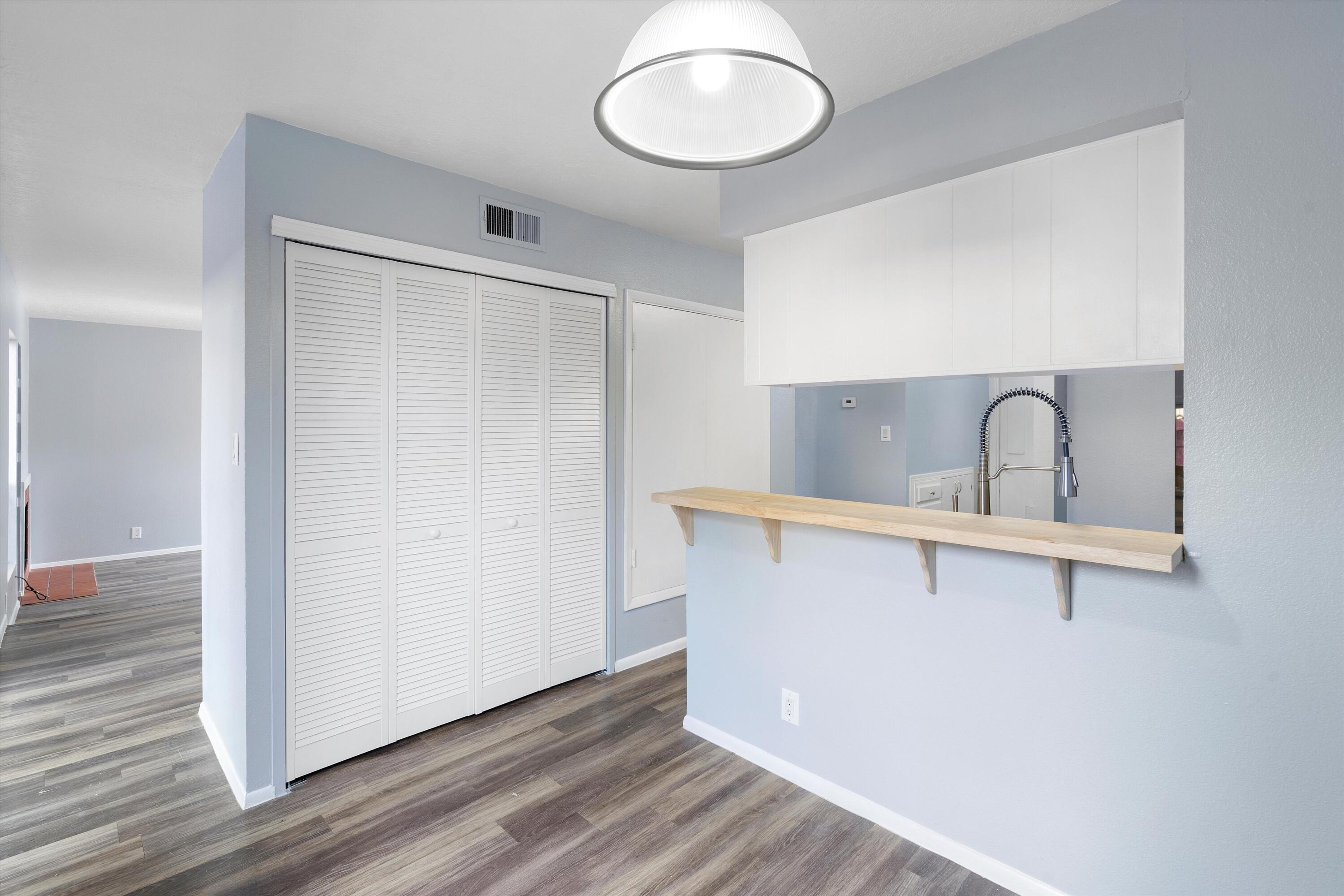 3 Calle De La Noche NE