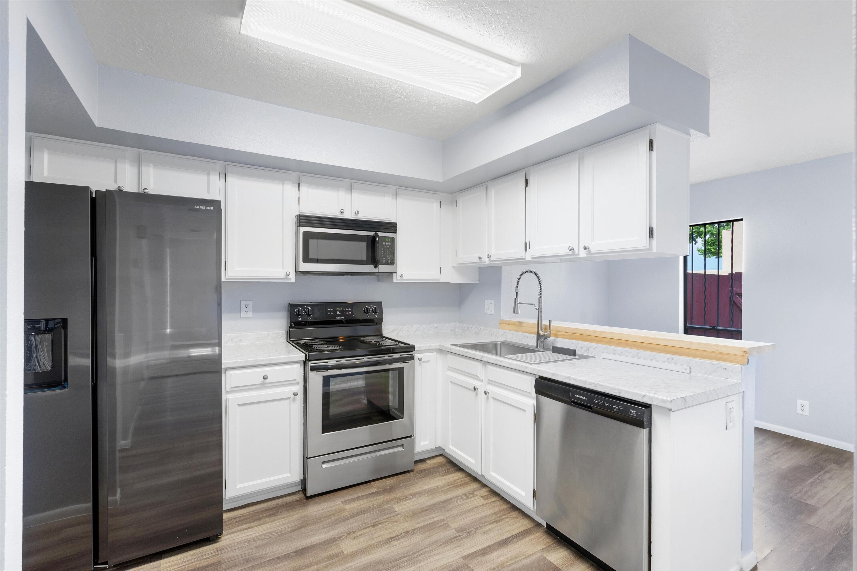 3 Calle De La Noche NE