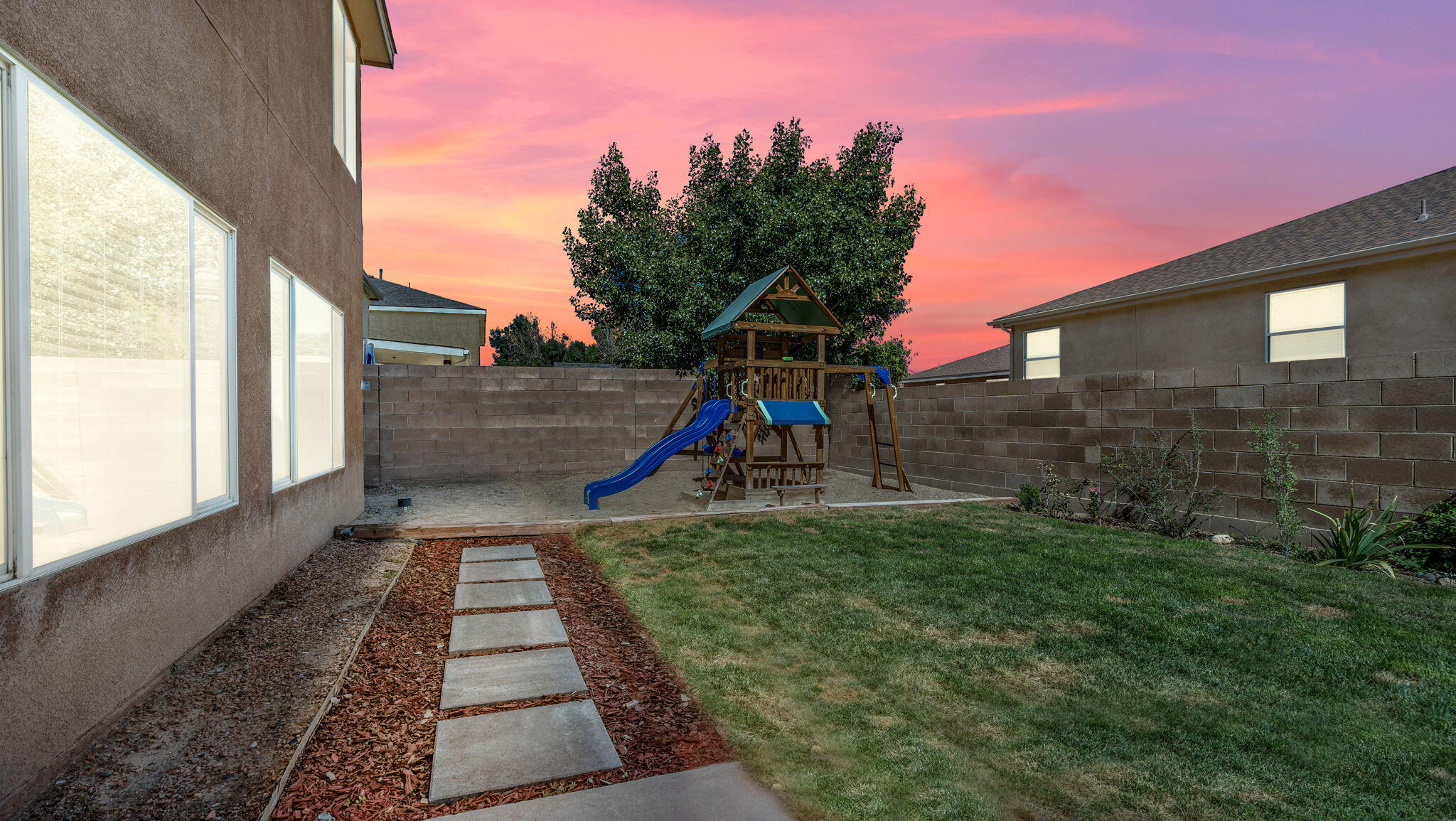 1041 Colibri Avenue NW