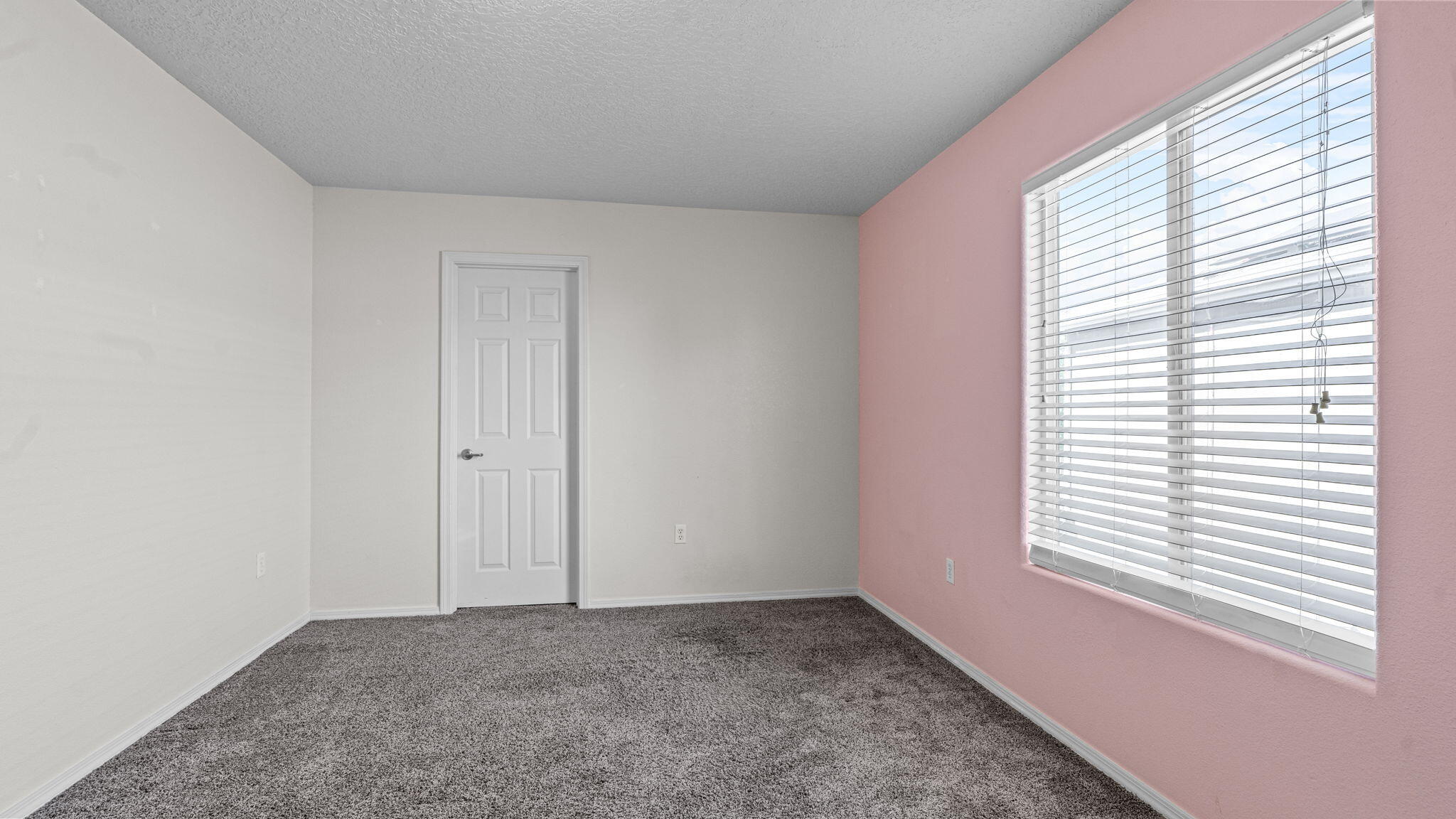 1041 Colibri Avenue NW