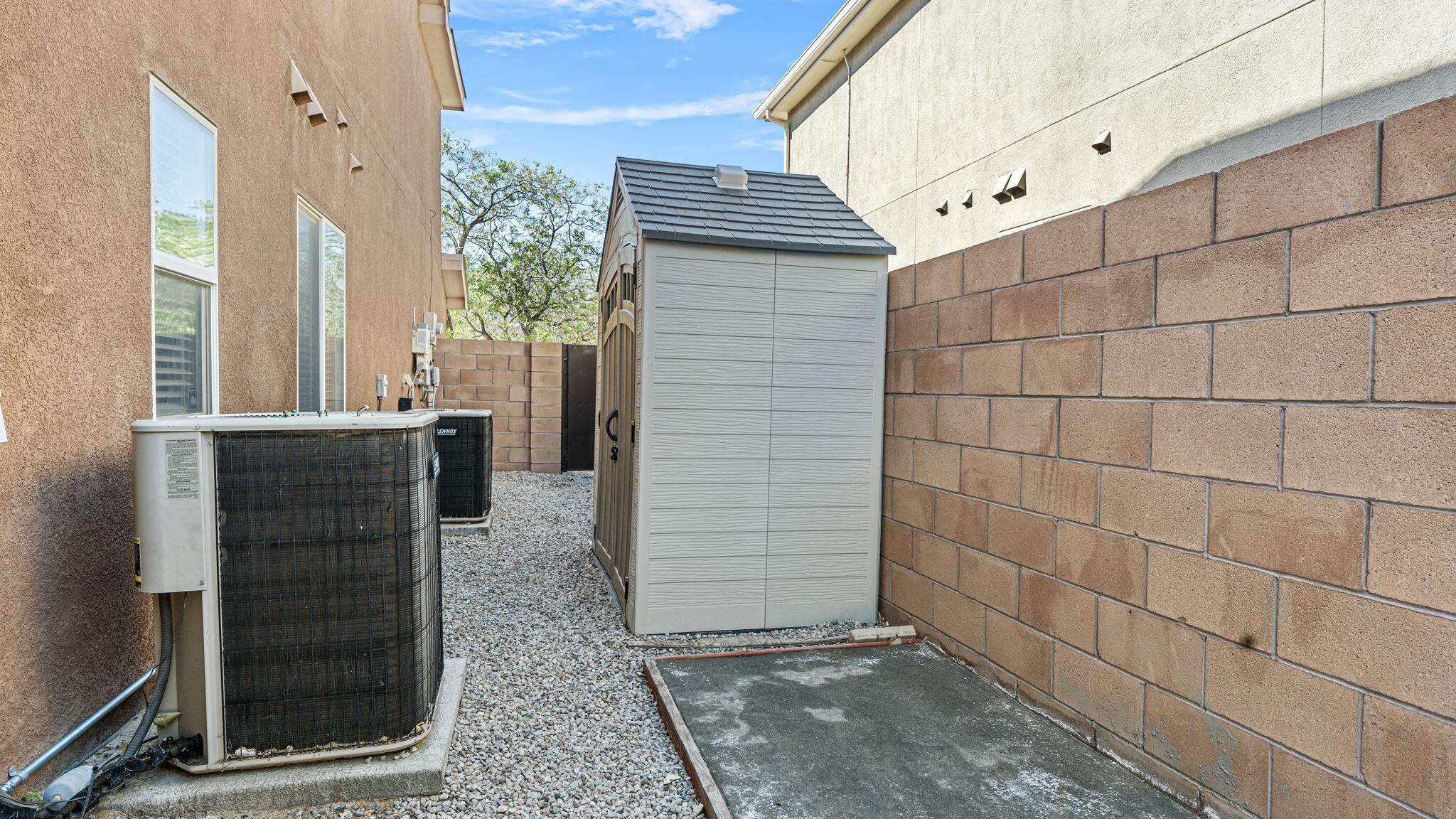 1041 Colibri Avenue NW