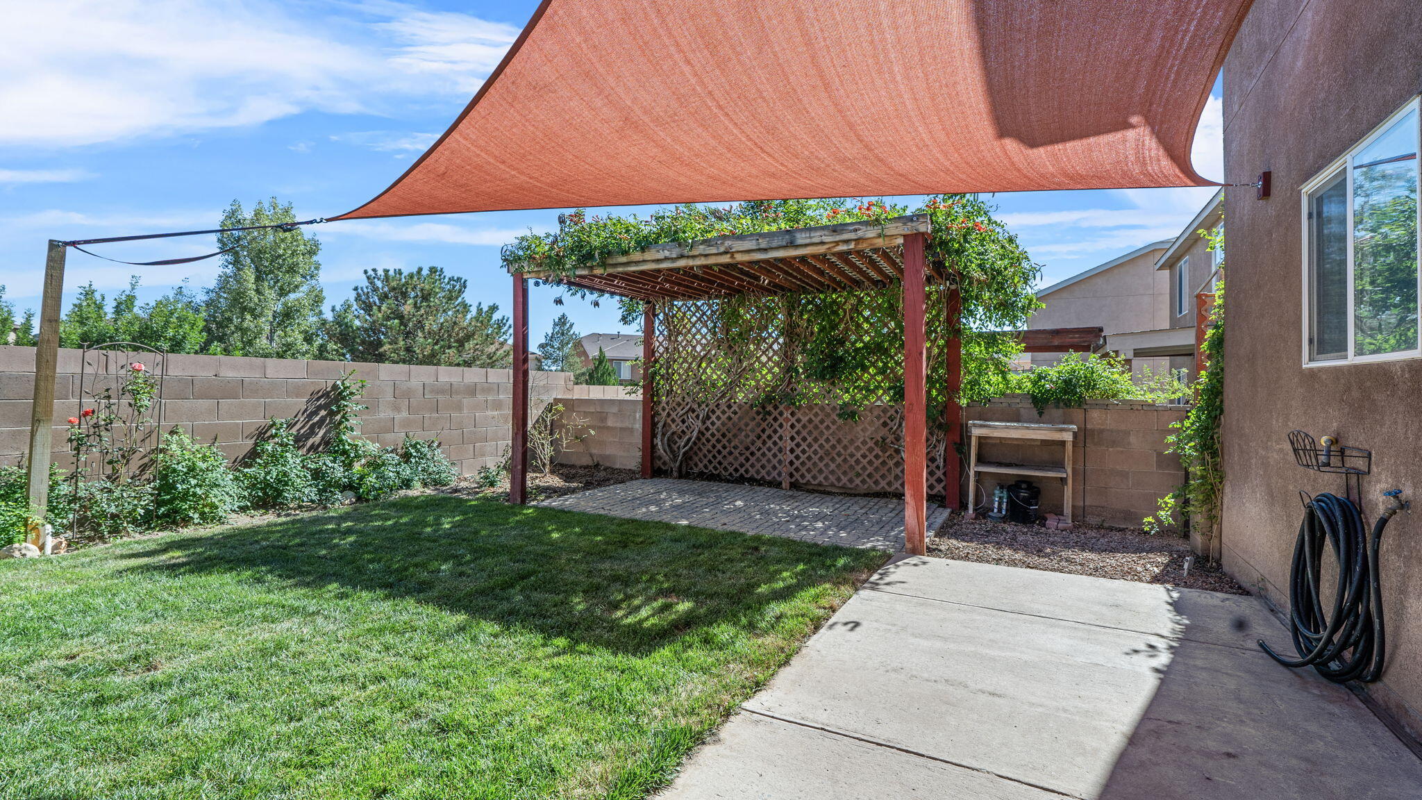 1041 Colibri Avenue NW