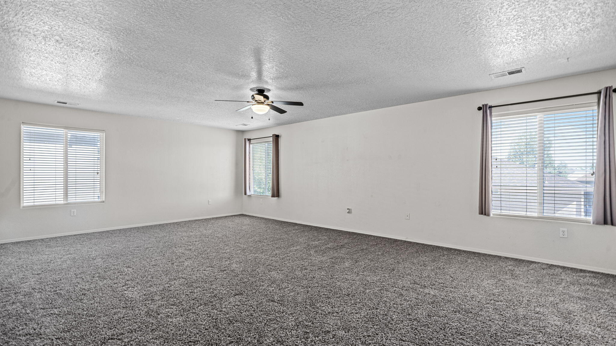 1041 Colibri Avenue NW