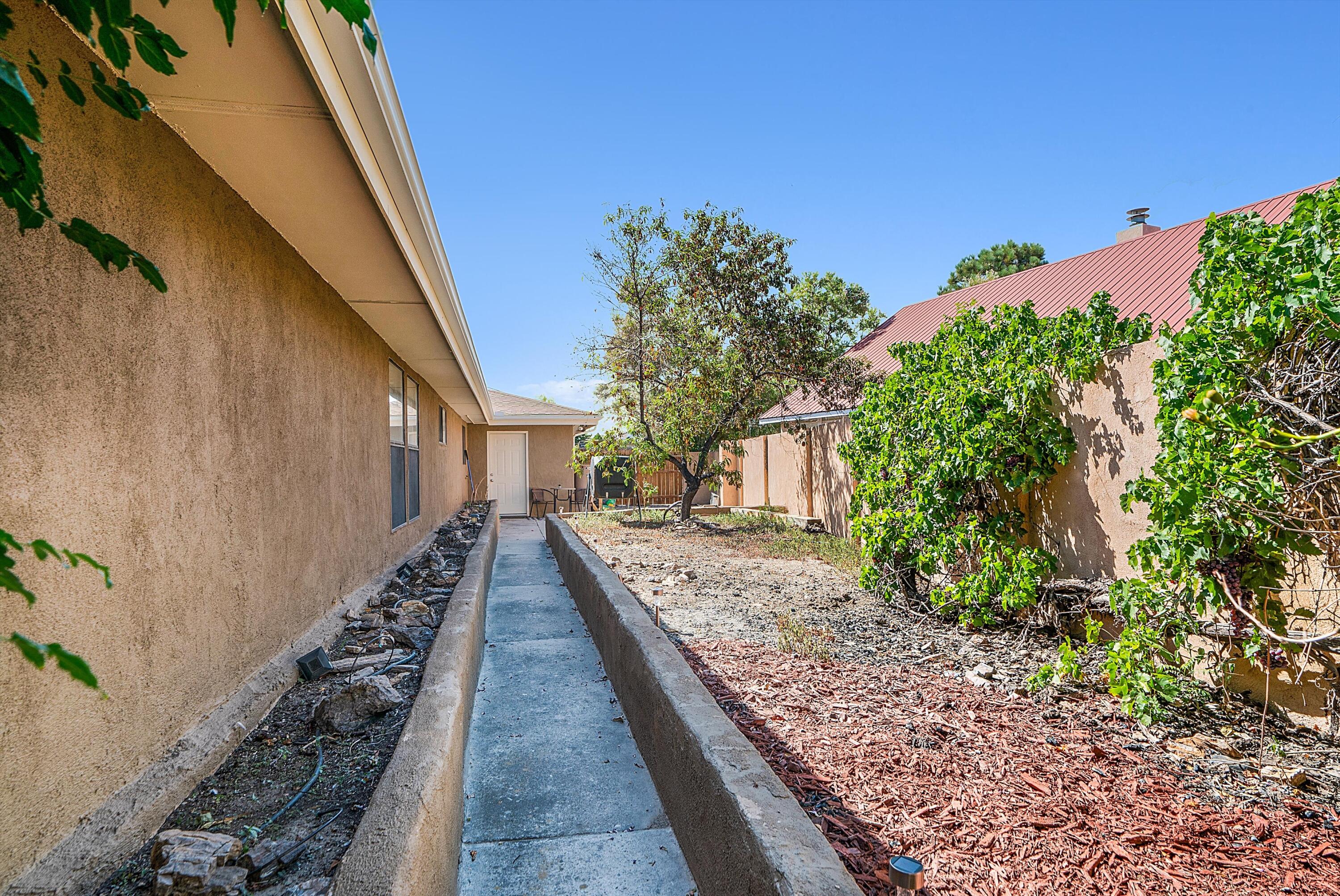 300 MONTANA WELLS Road NE