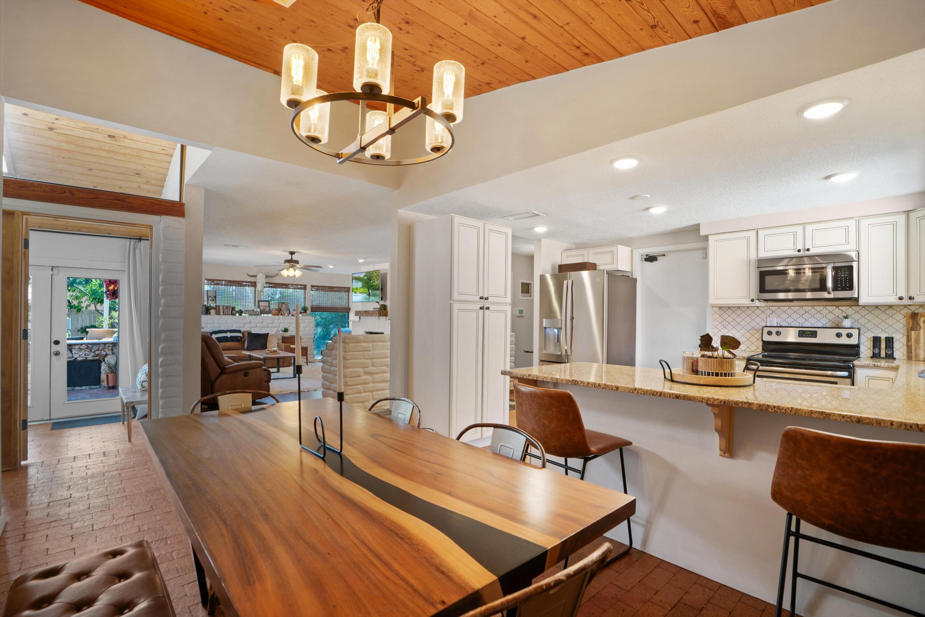 300 MONTANA WELLS Road NE