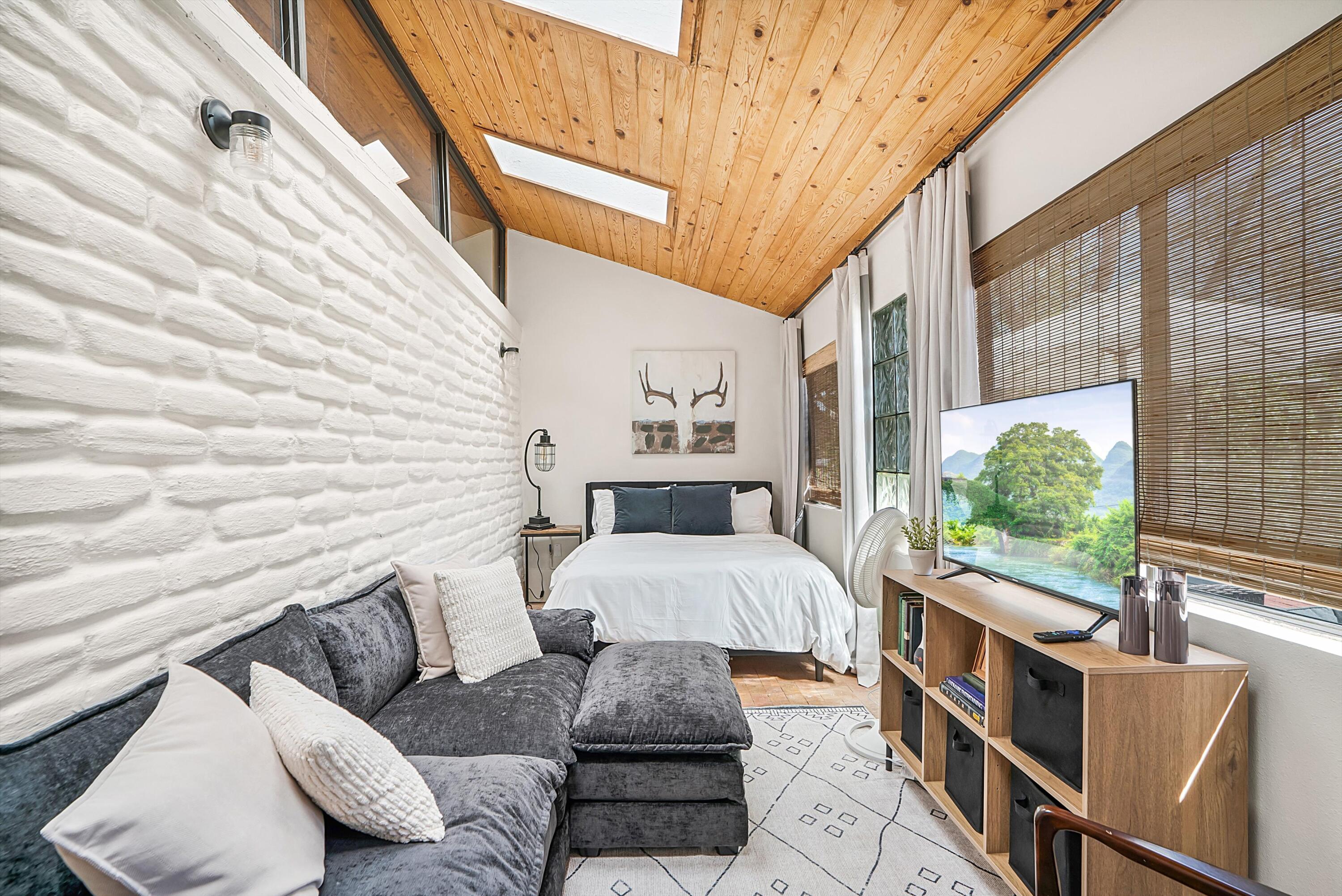 300 MONTANA WELLS Road NE