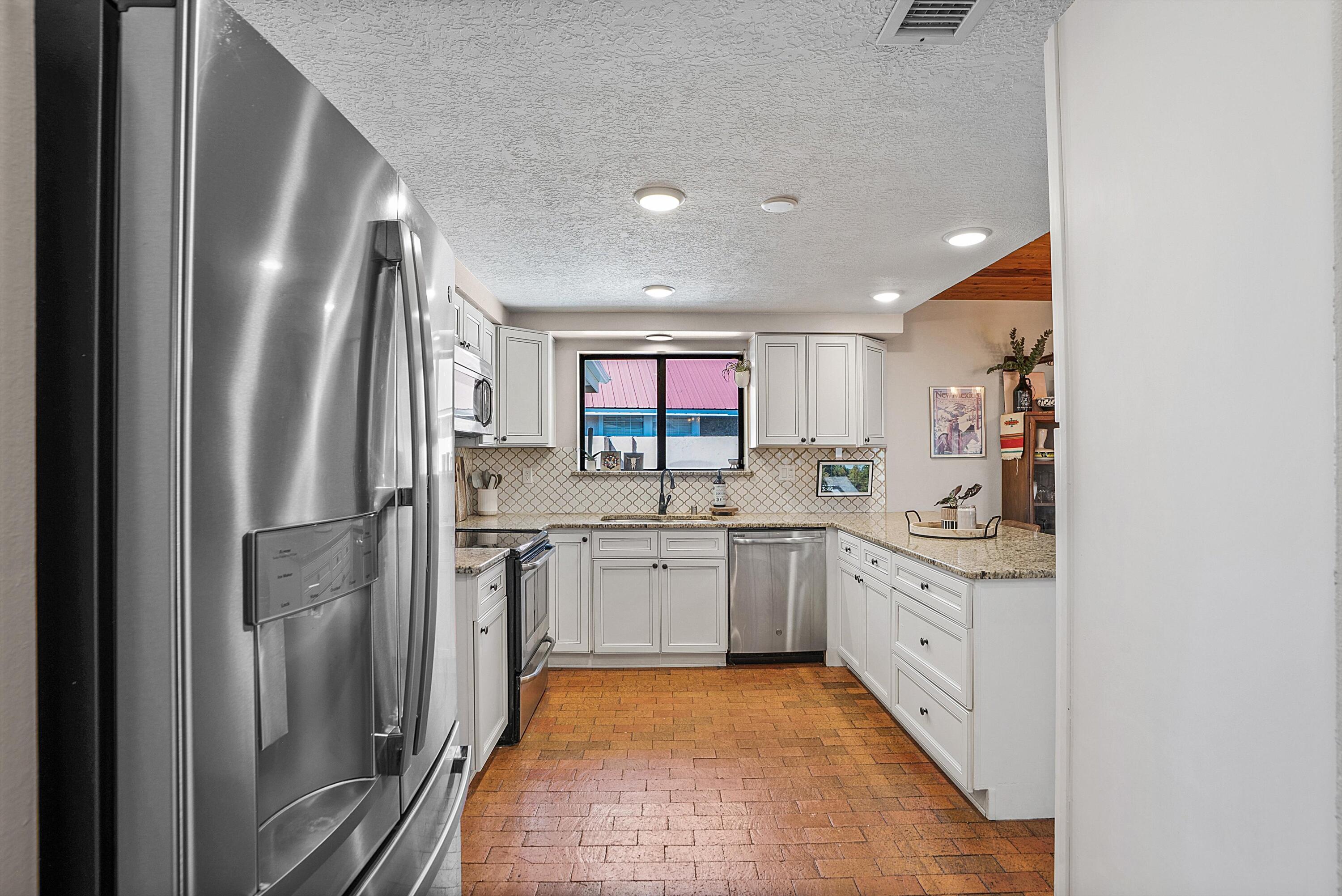 300 MONTANA WELLS Road NE