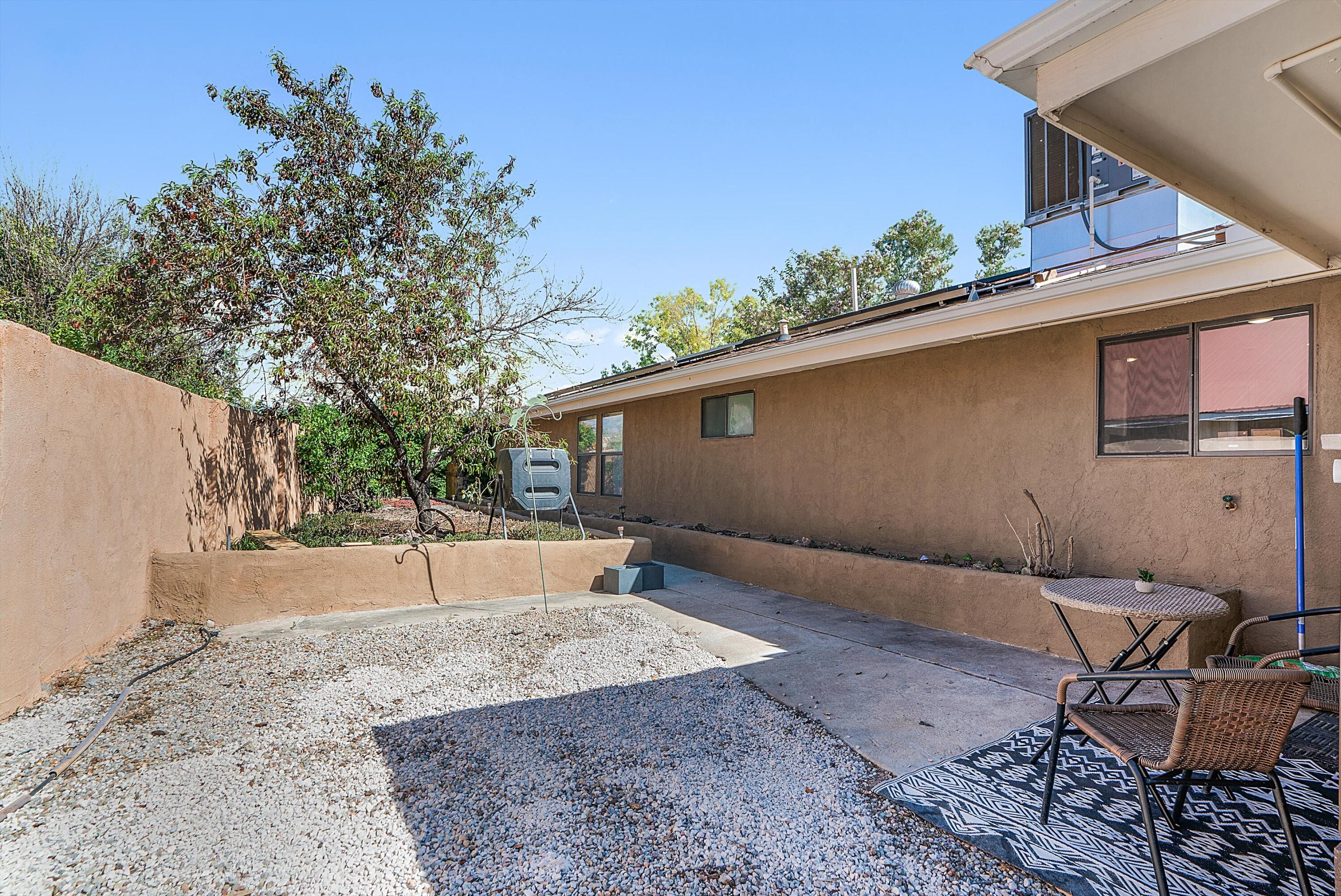 300 MONTANA WELLS Road NE