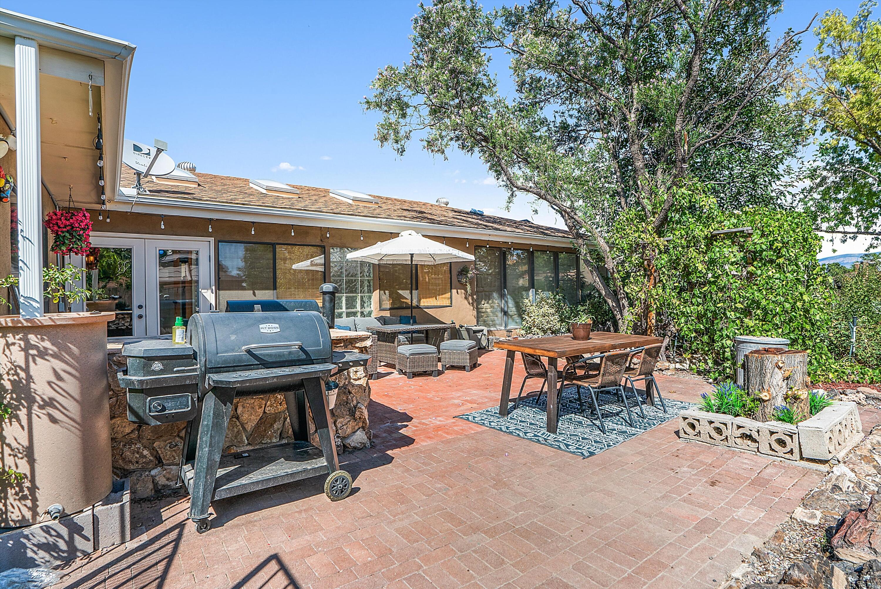 300 MONTANA WELLS Road NE