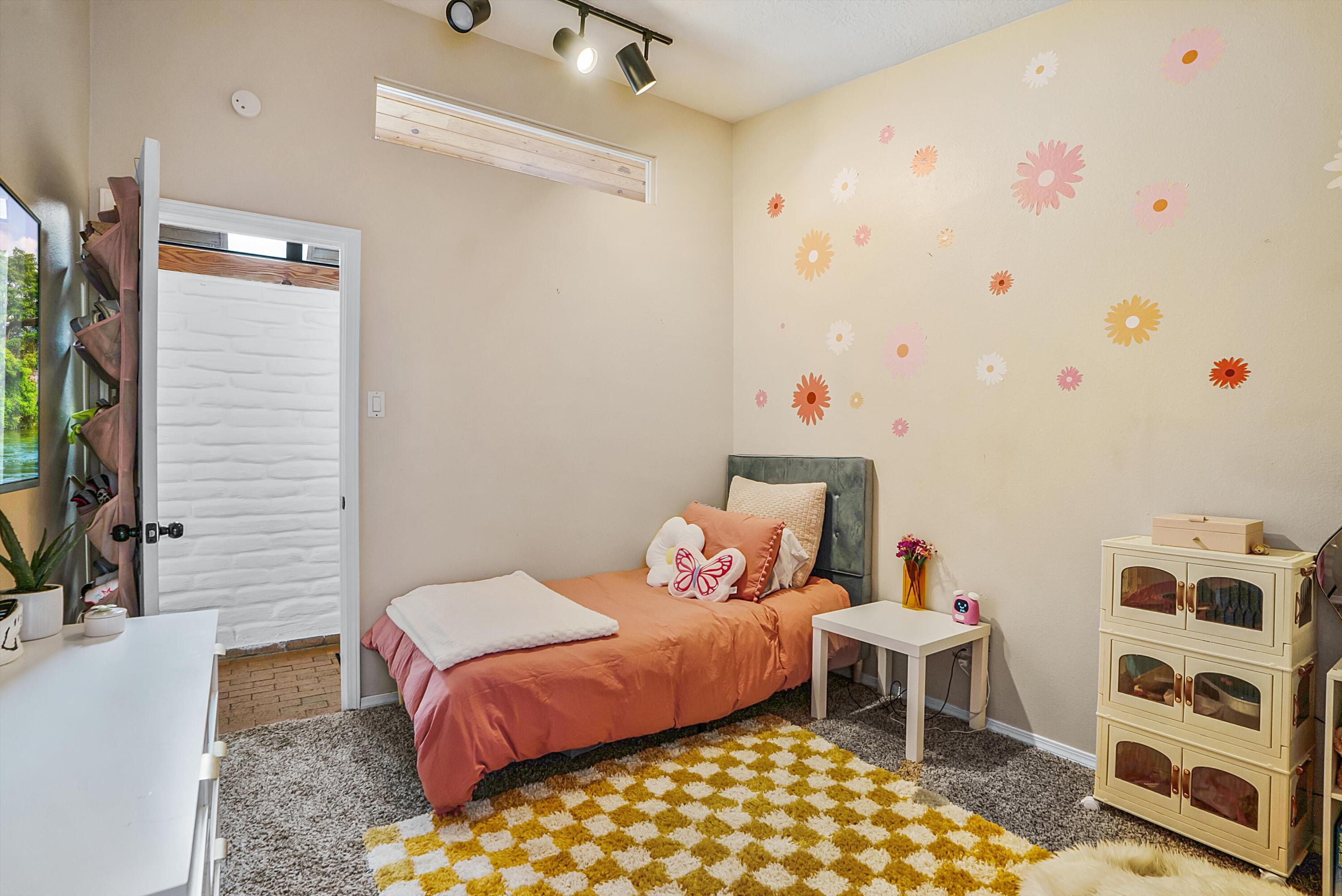 300 MONTANA WELLS Road NE