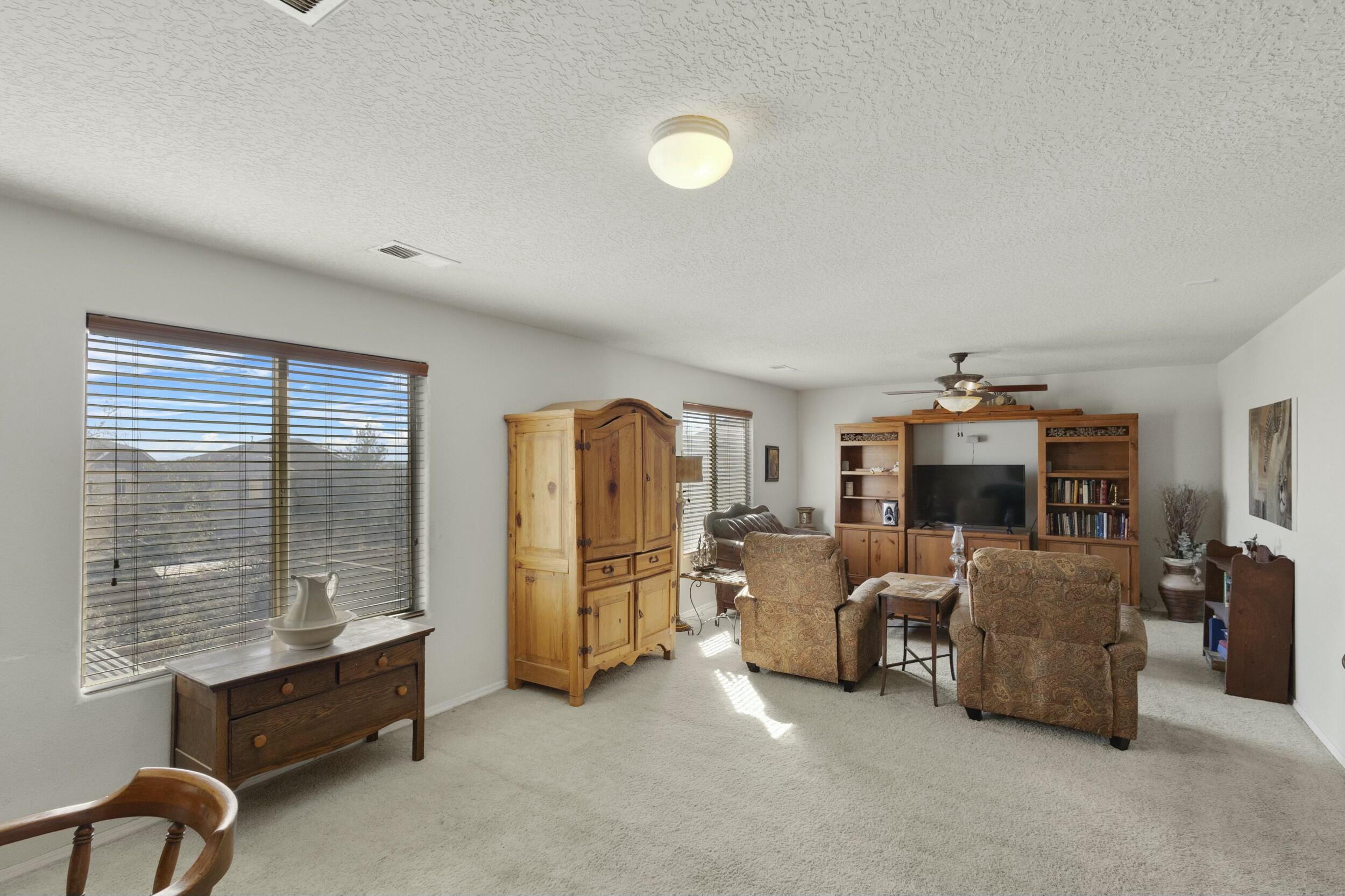 1021 Colibri Ave NW Avenue NW