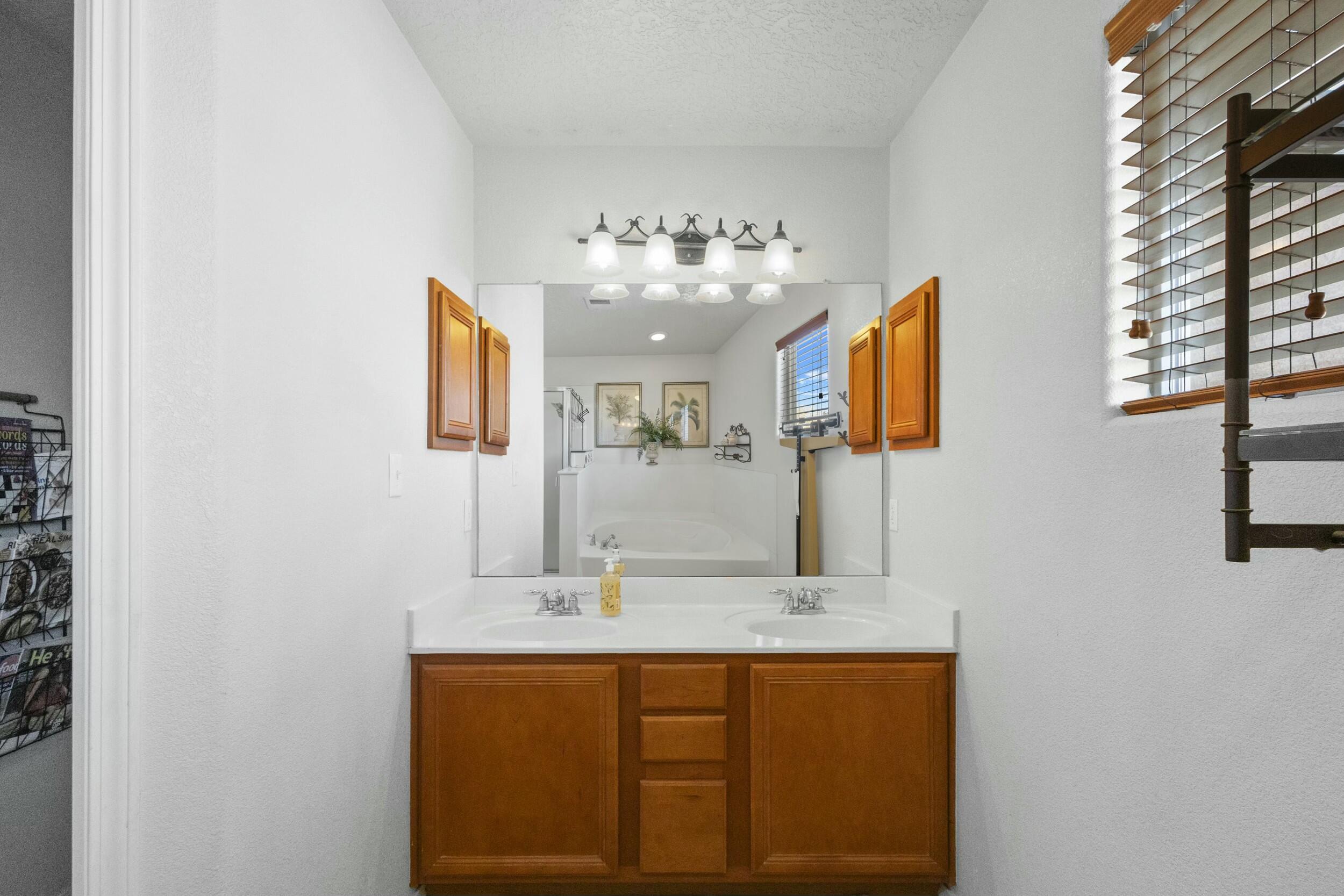 1021 Colibri Ave NW Avenue NW