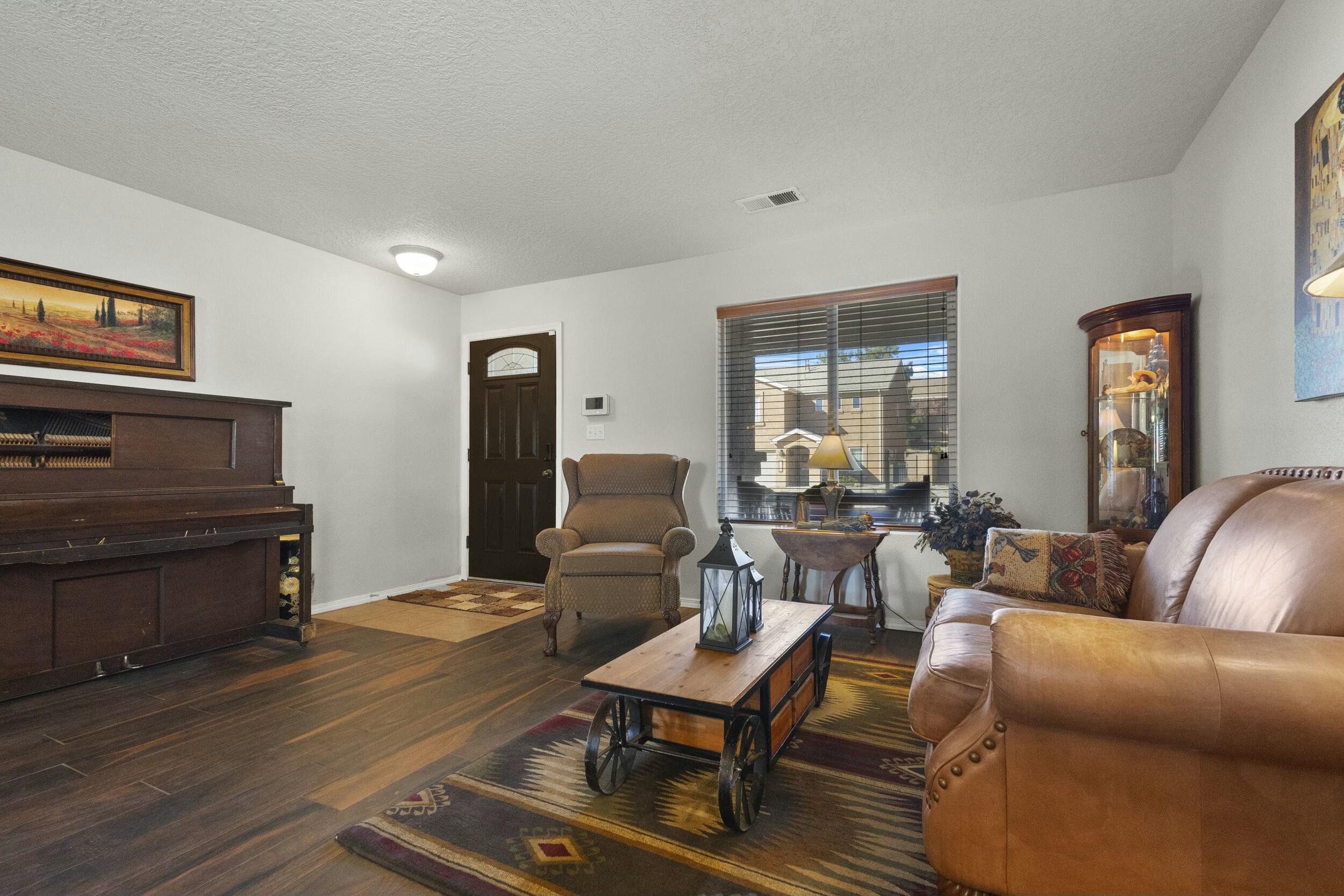 1021 Colibri Ave NW Avenue NW