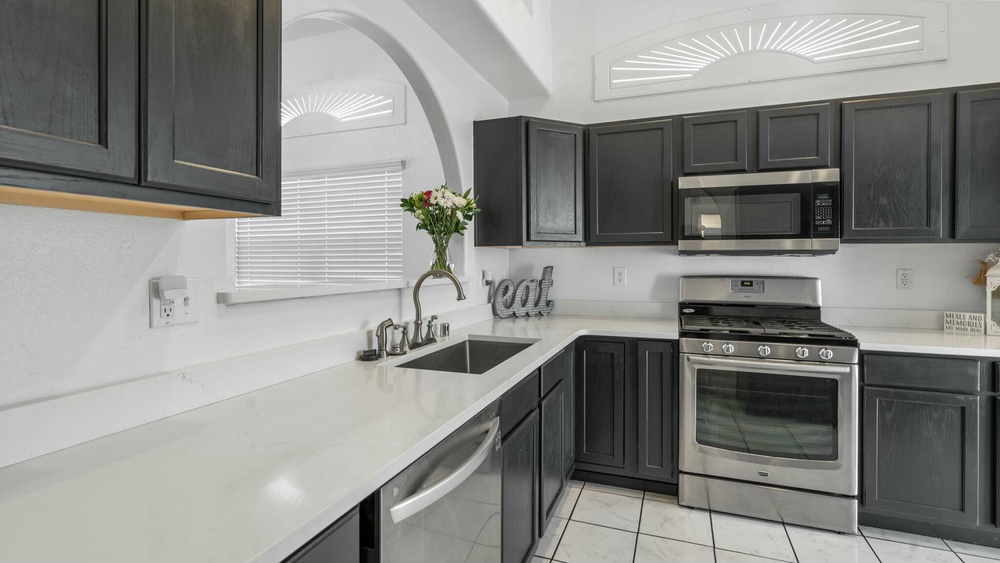 660 RAIN LILY Road SW