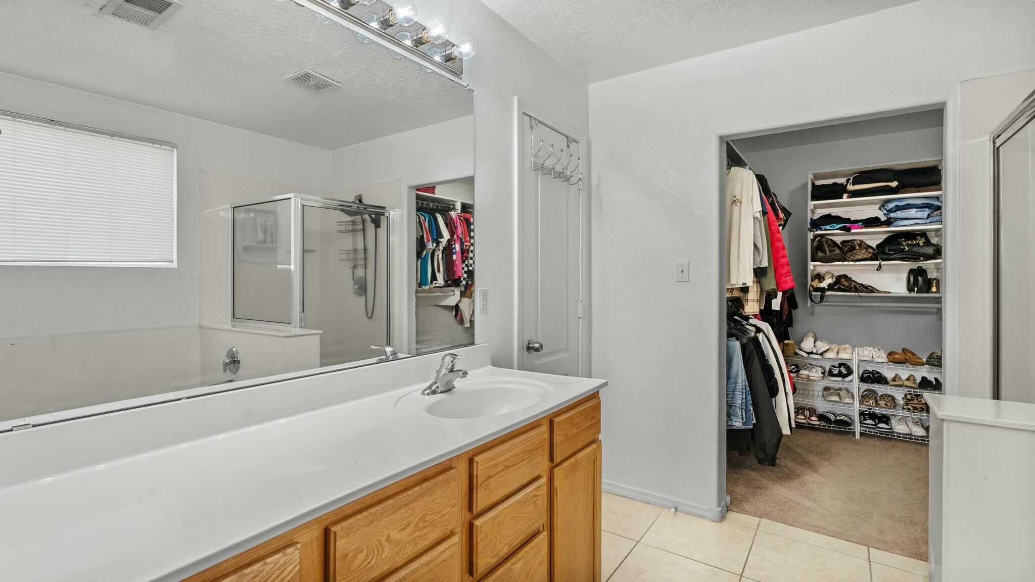 660 RAIN LILY Road SW