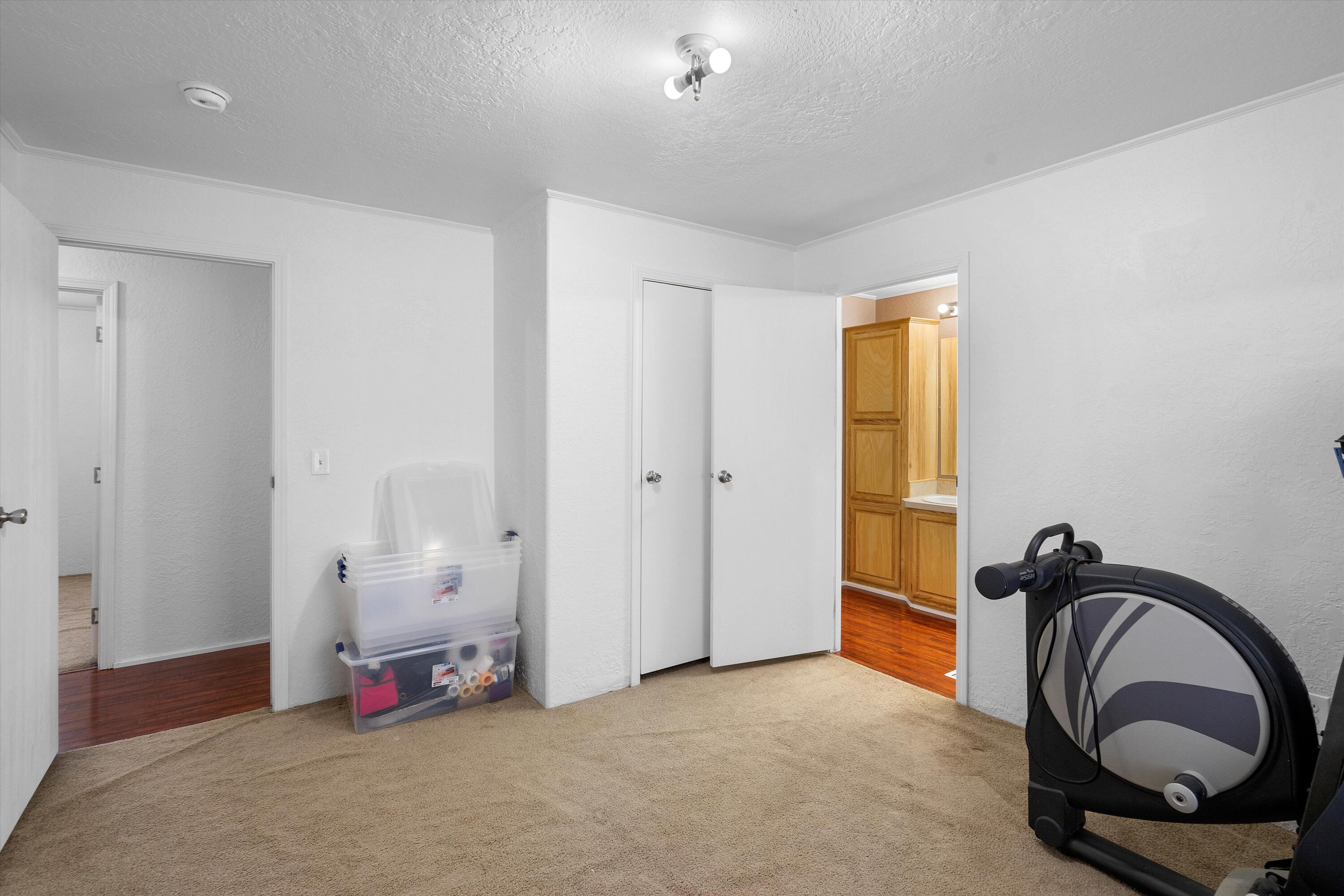 40 Will Rogers Avenue