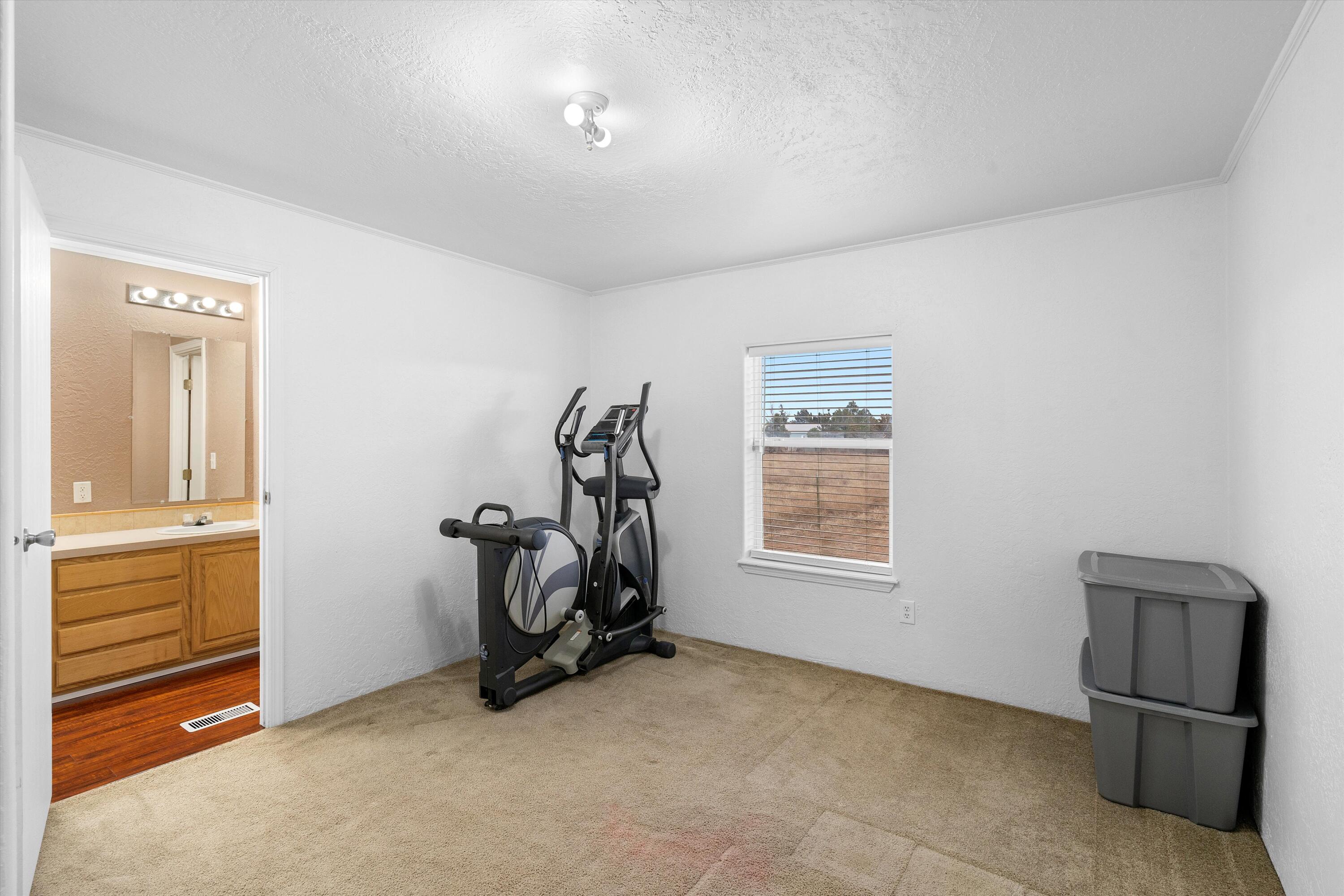 40 Will Rogers Avenue