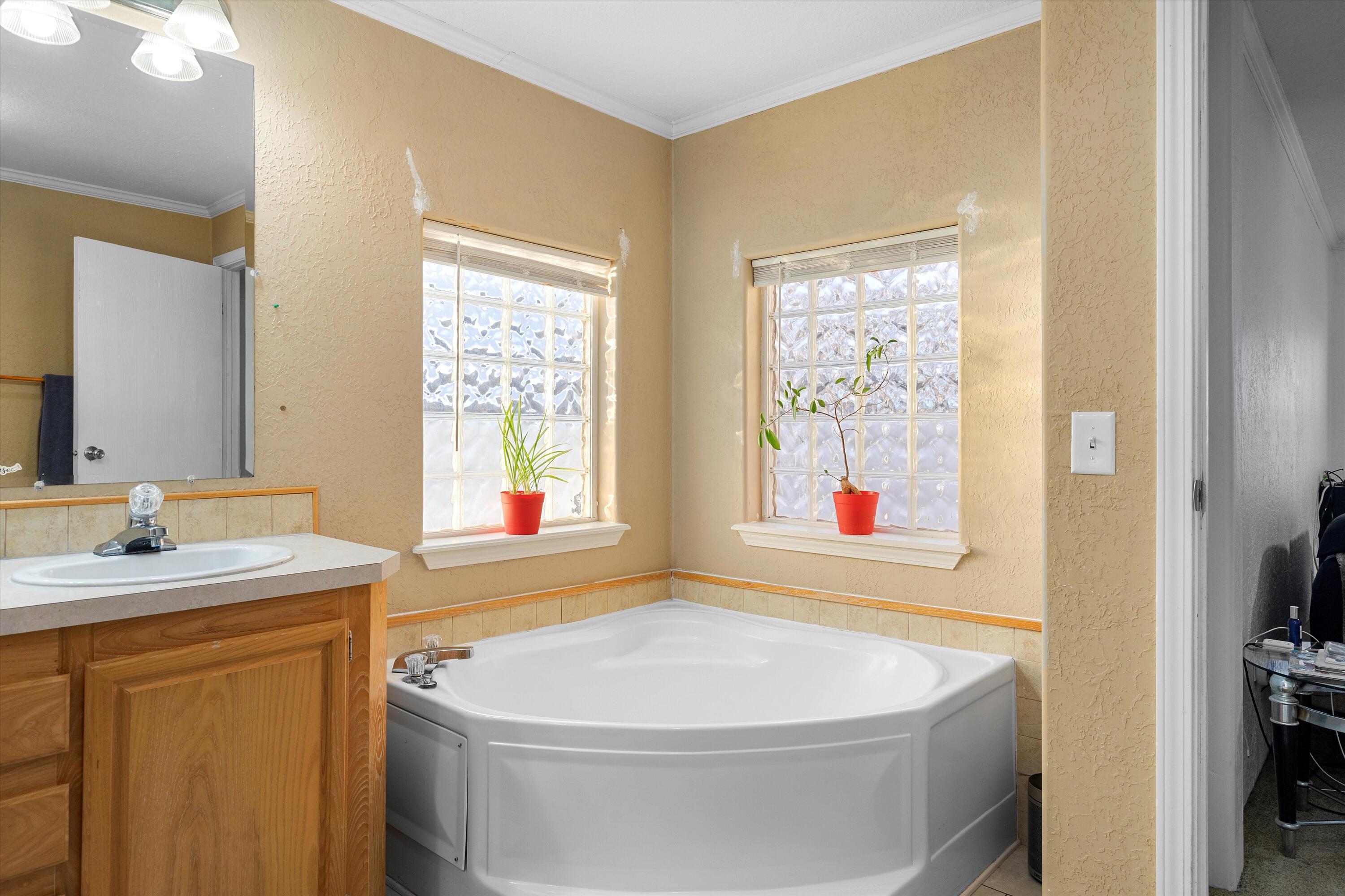 40 Will Rogers Avenue