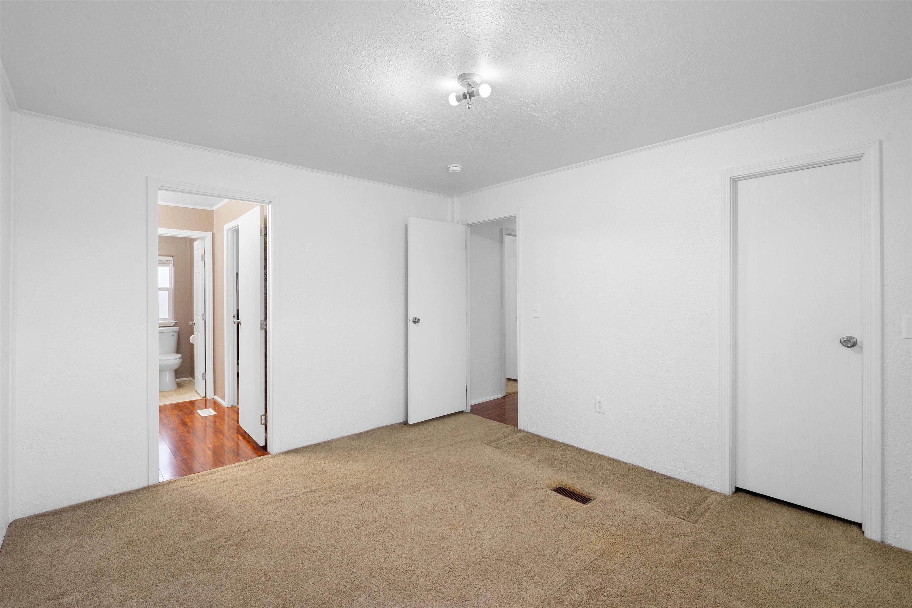 40 Will Rogers Avenue