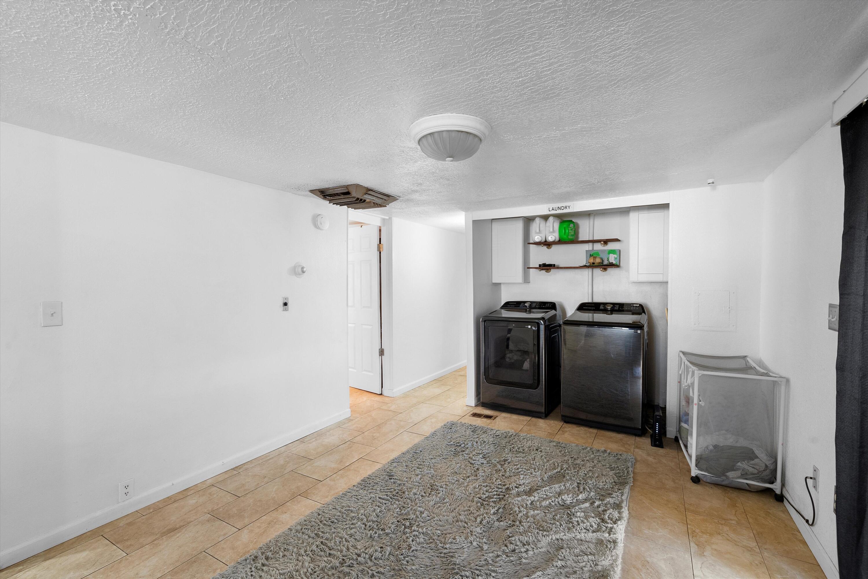 6608 Pino Avenue Avenue NE