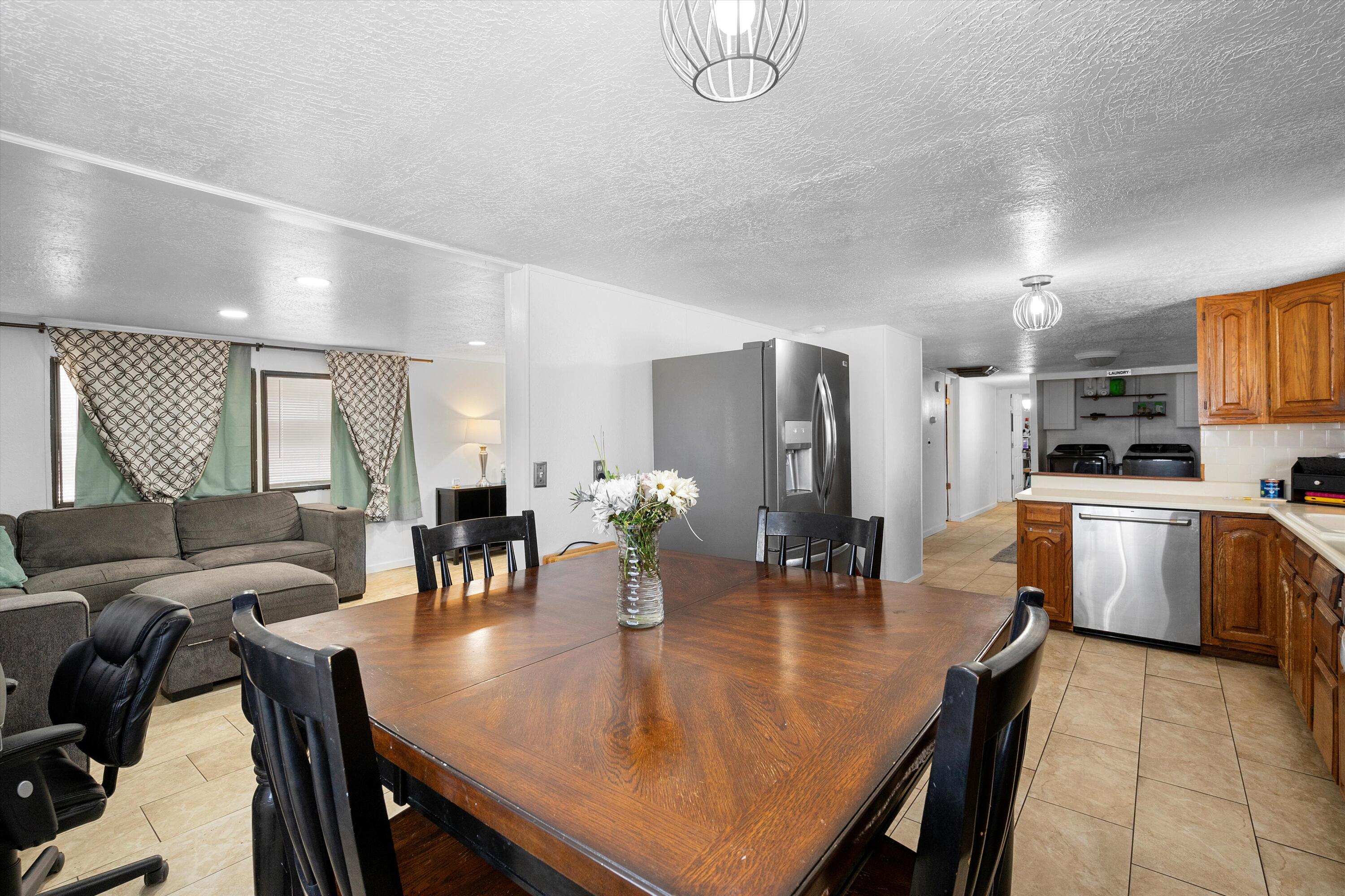 6608 Pino Avenue Avenue NE