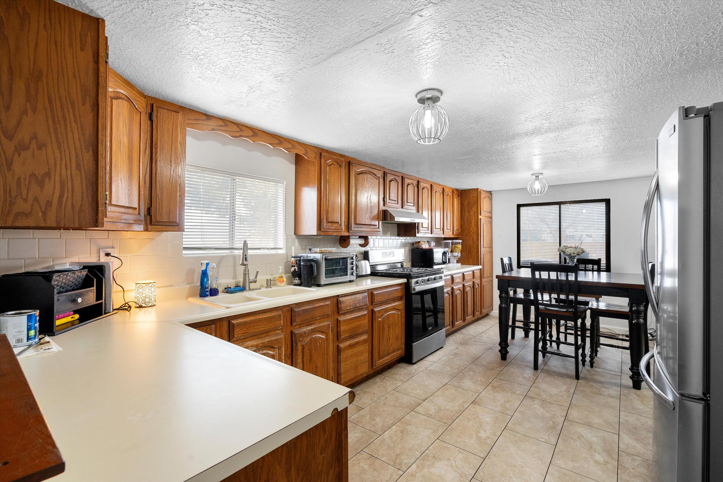 6608 Pino Avenue Avenue NE