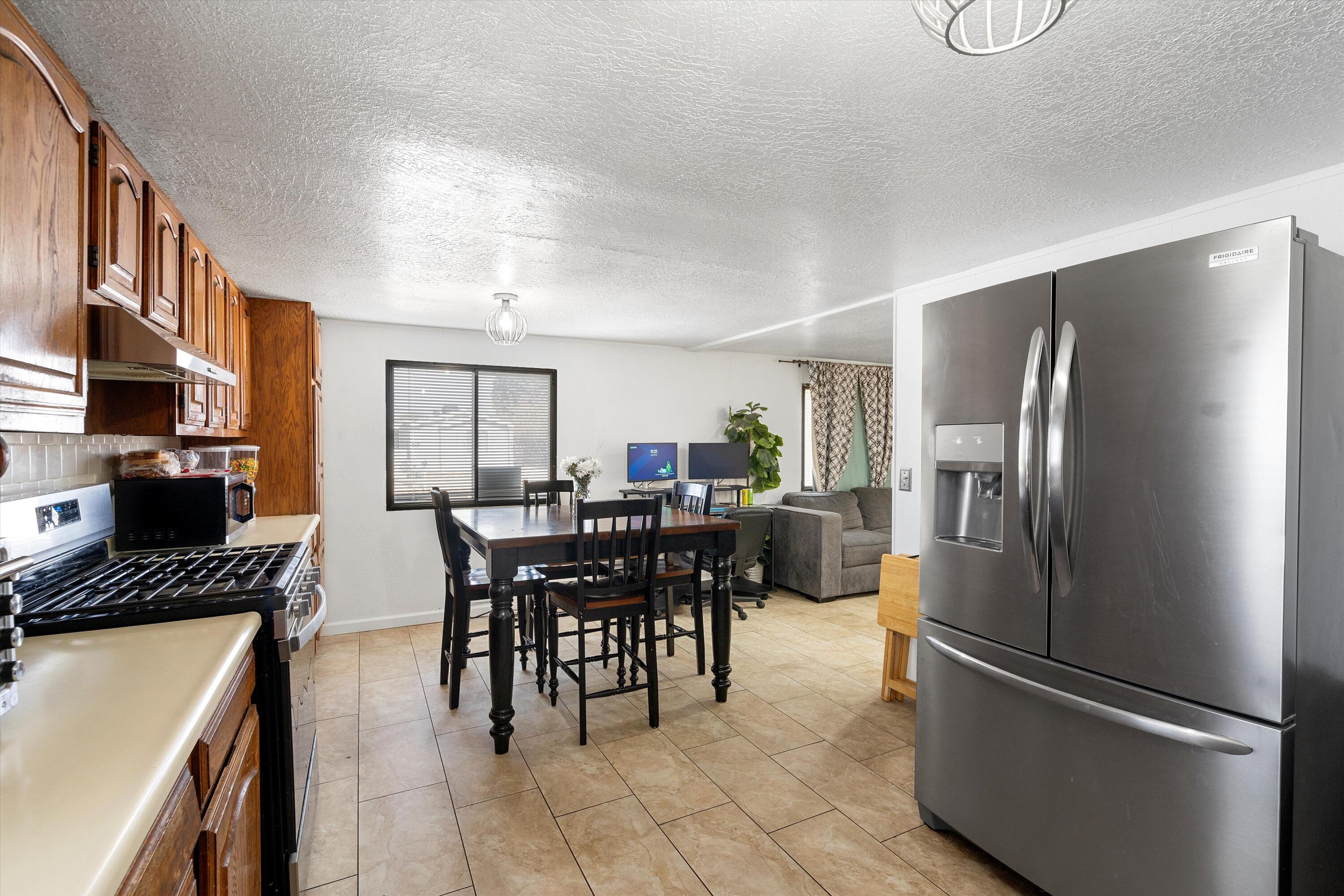 6608 Pino Avenue Avenue NE