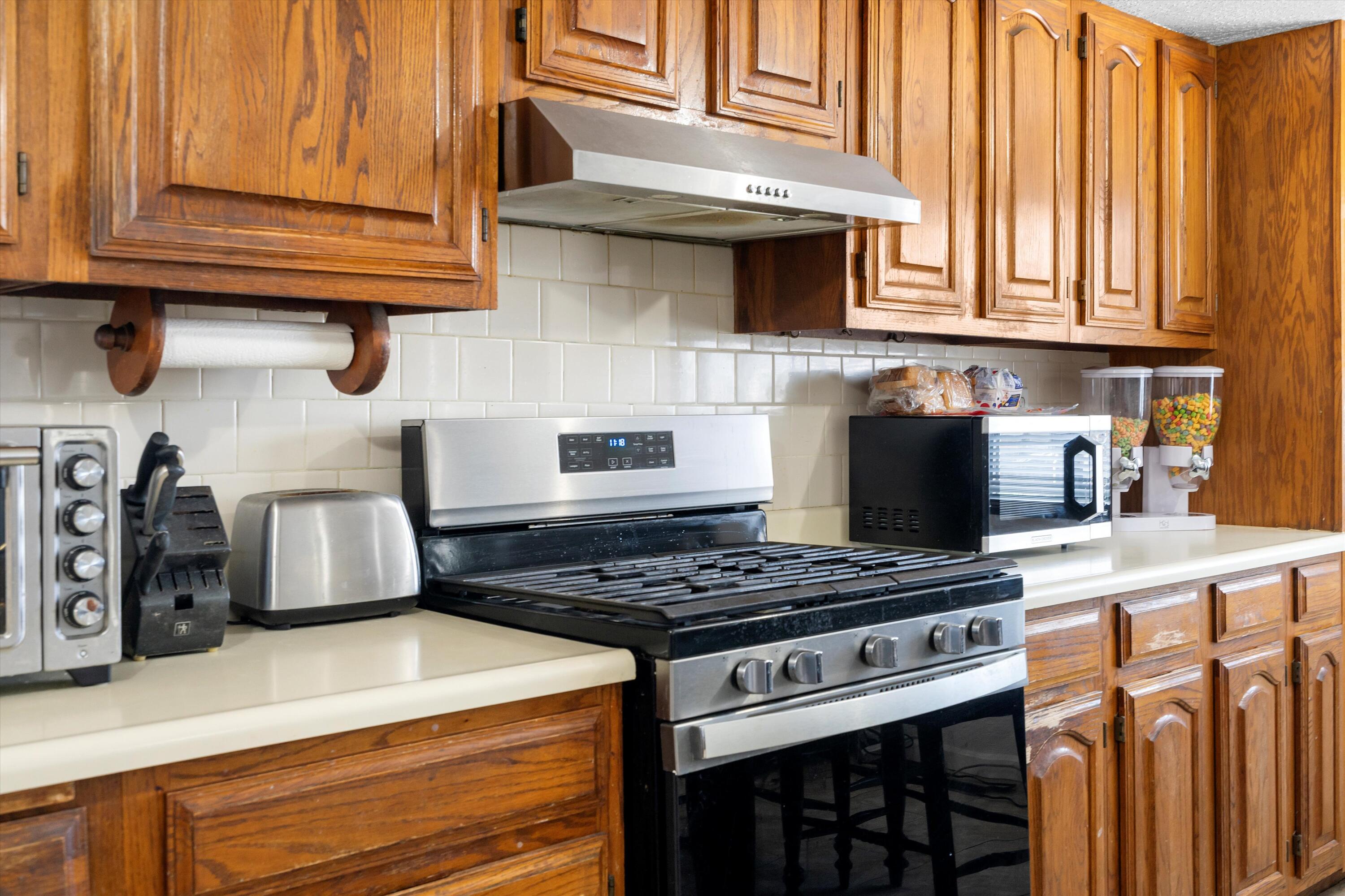 6608 Pino Avenue Avenue NE