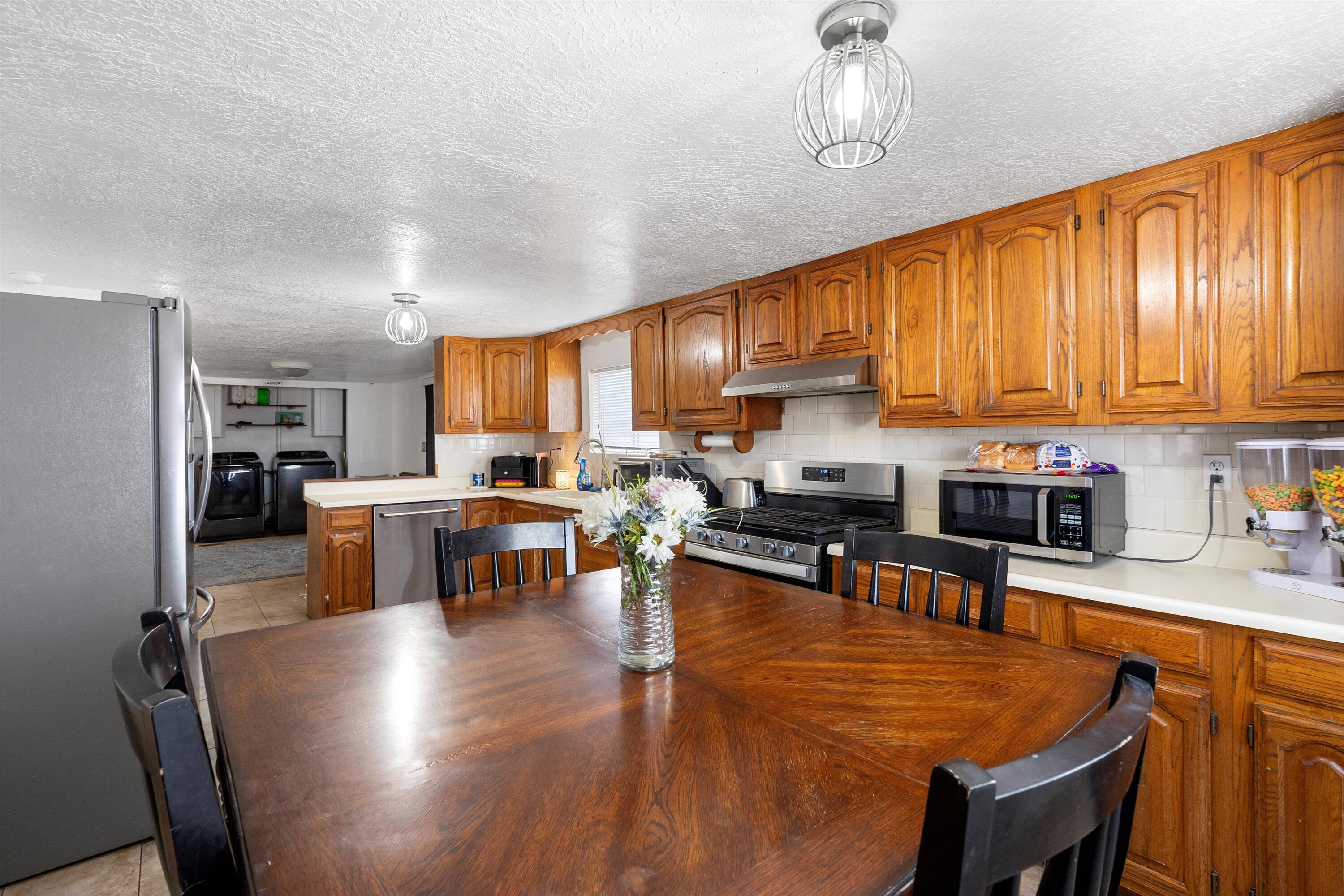 6608 Pino Avenue Avenue NE