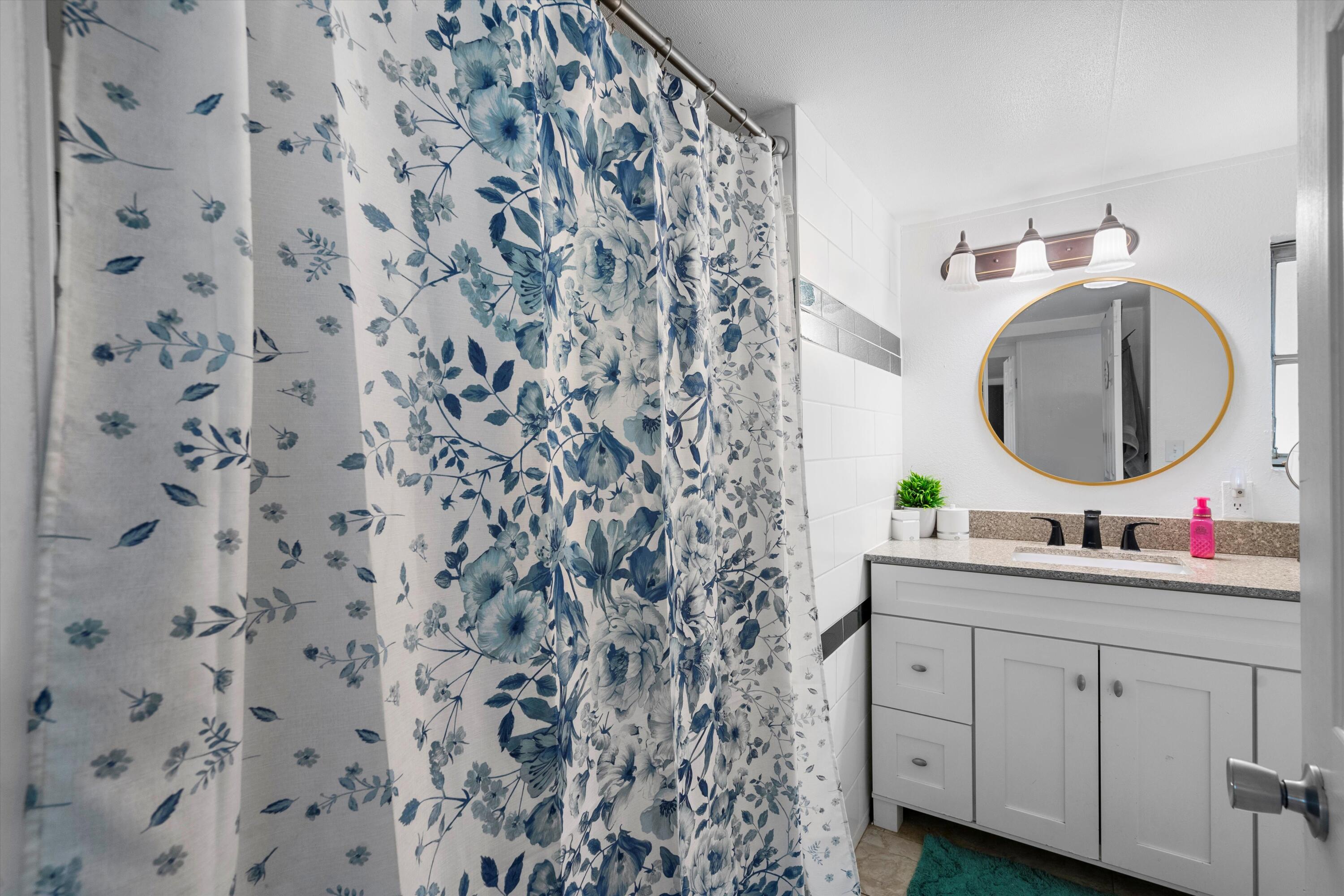 6608 Pino Avenue Avenue NE