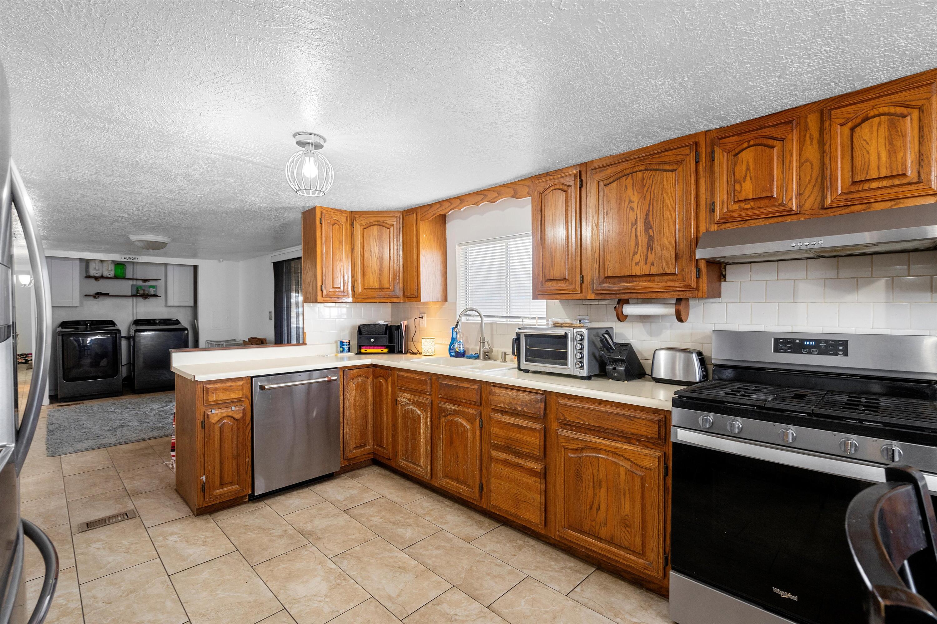 6608 Pino Avenue Avenue NE