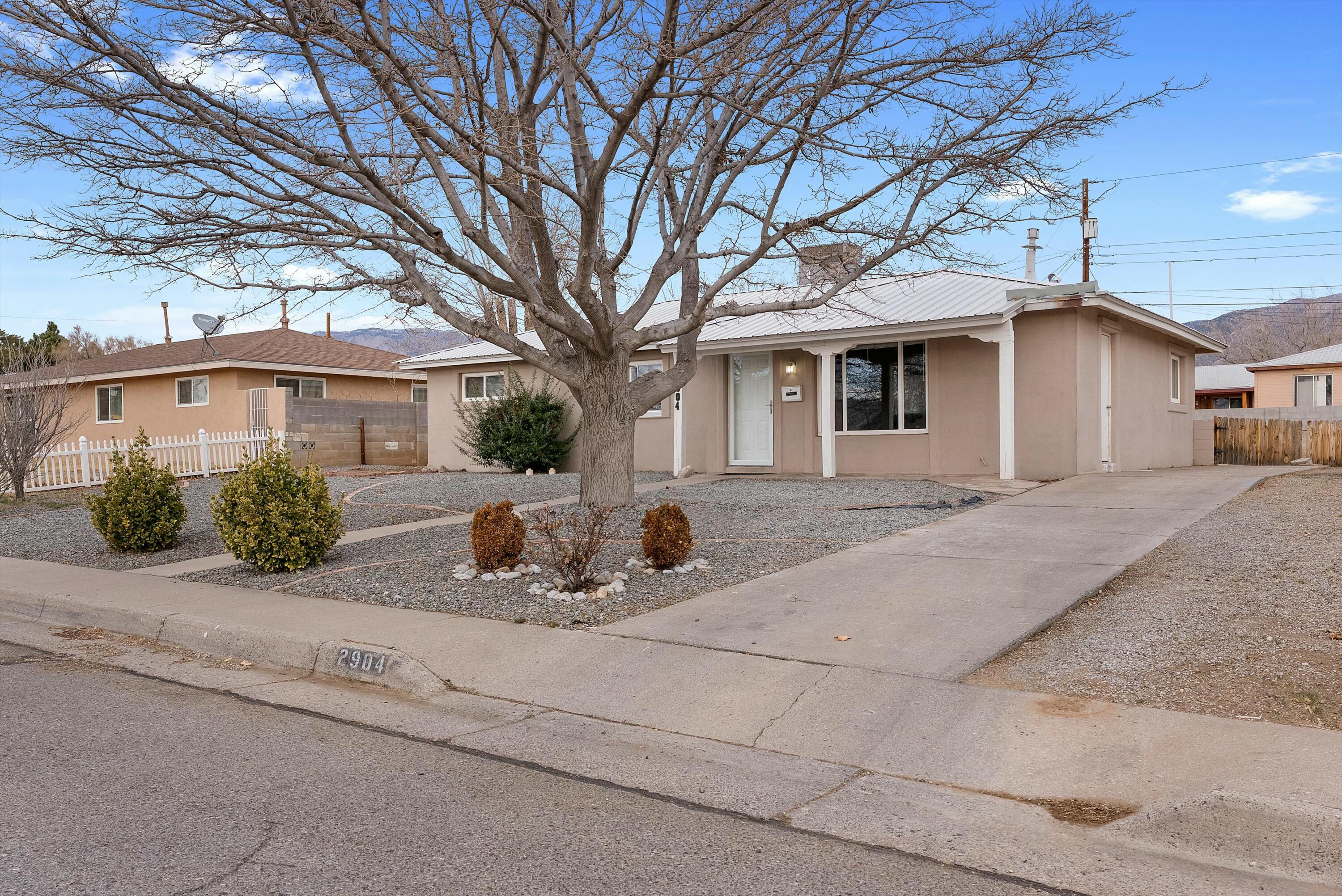 2904 GARCIA Street NE
