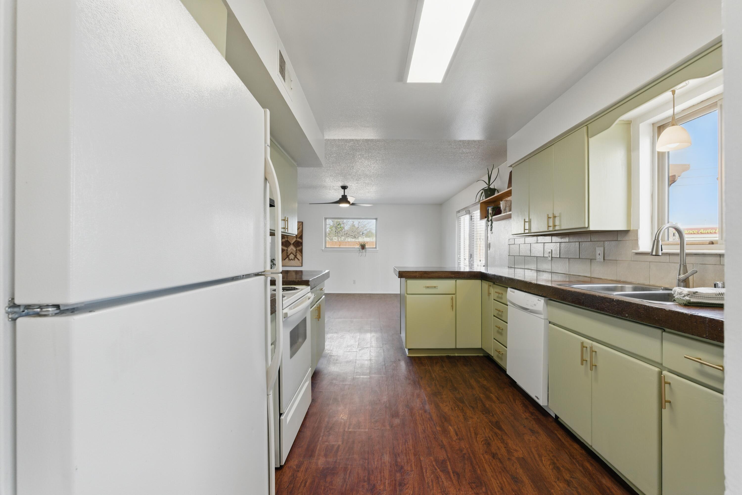 3905 EL DEDO Court SE