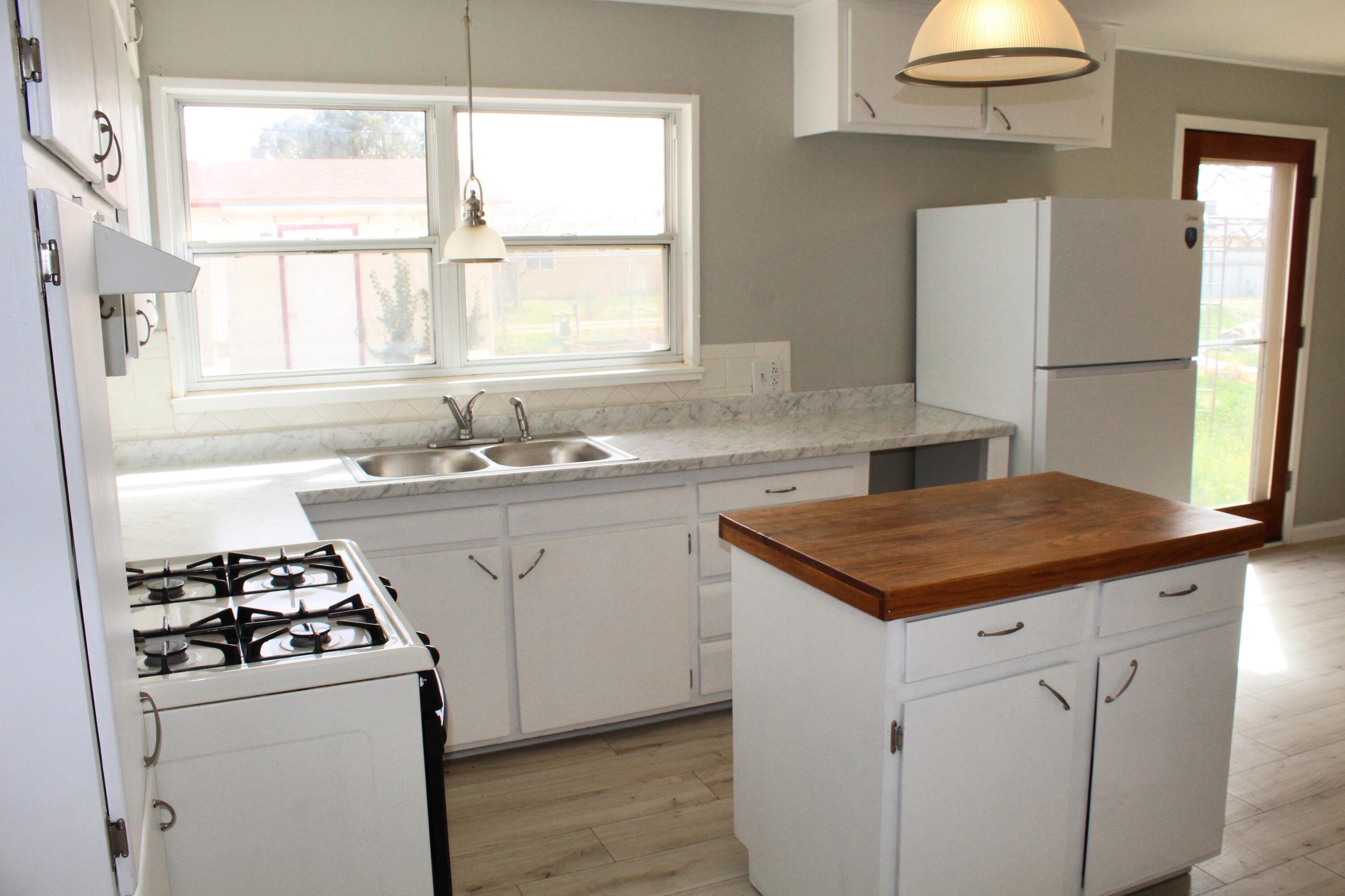 429 W MANANA Boulevard